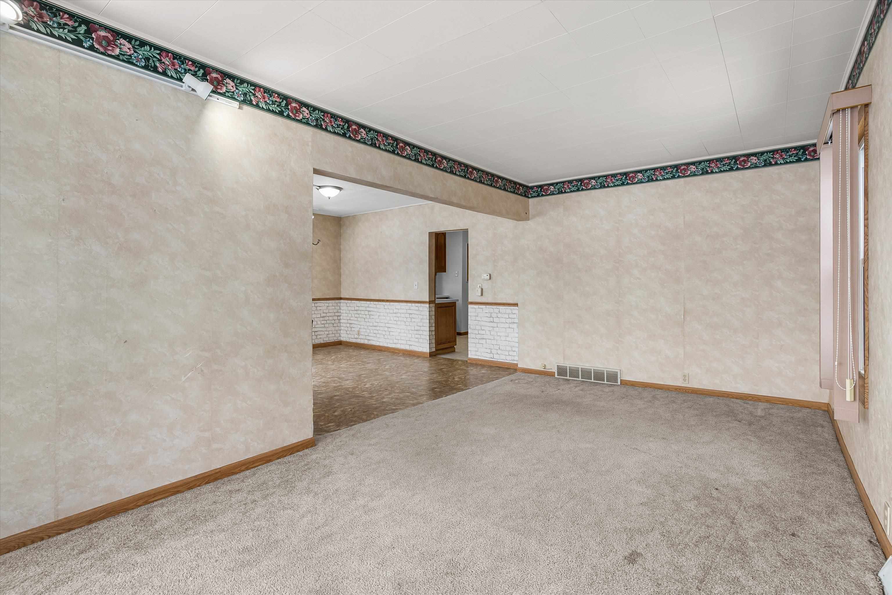 107 E WENDELL STREET, Spencer, Wisconsin 54479, 3 Bedrooms Bedrooms, ,1 BathroomBathrooms,Residential,For Sale,107 E WENDELL STREET,22600178