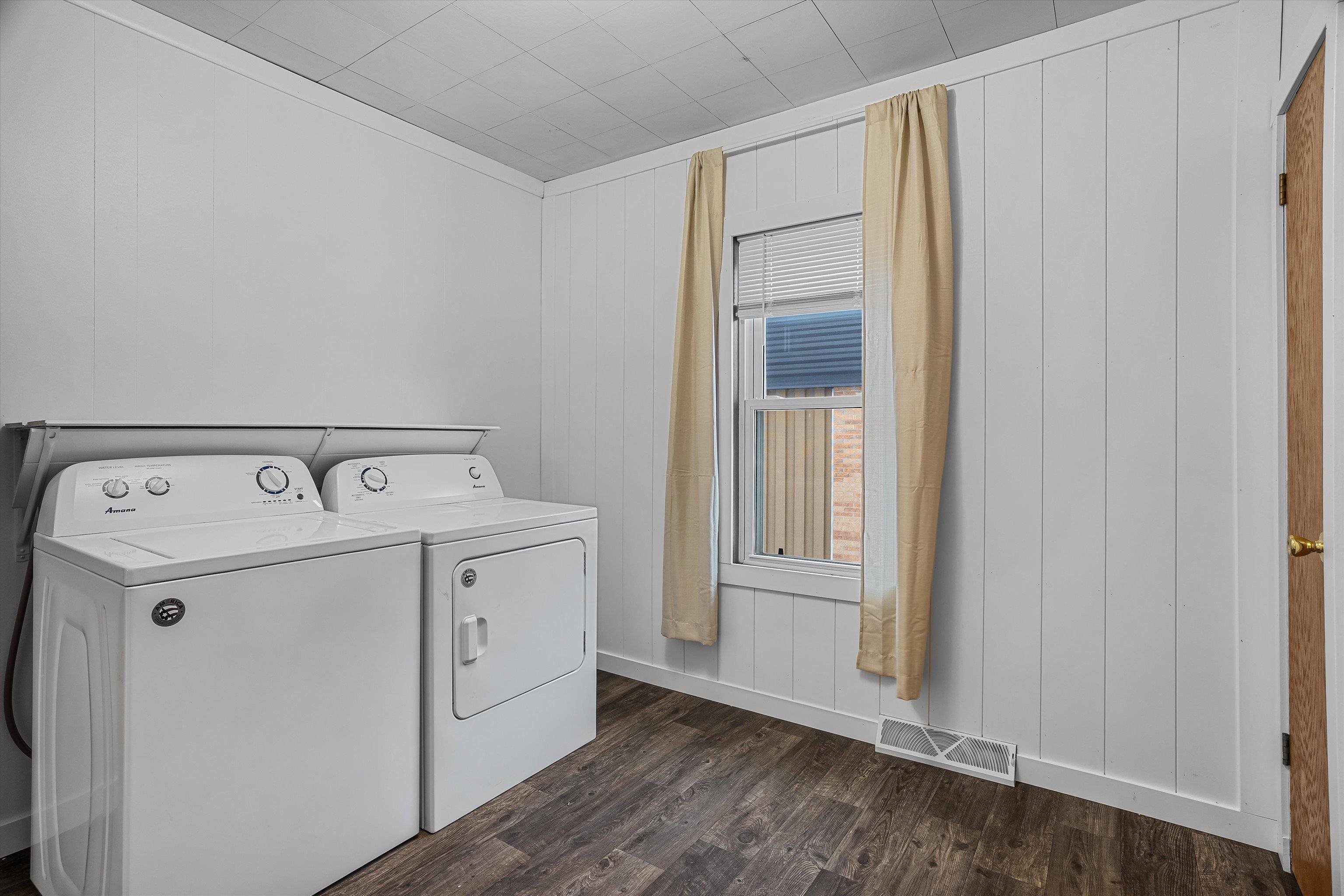 107 E WENDELL STREET, Spencer, Wisconsin 54479, 3 Bedrooms Bedrooms, ,1 BathroomBathrooms,Residential,For Sale,107 E WENDELL STREET,22600178