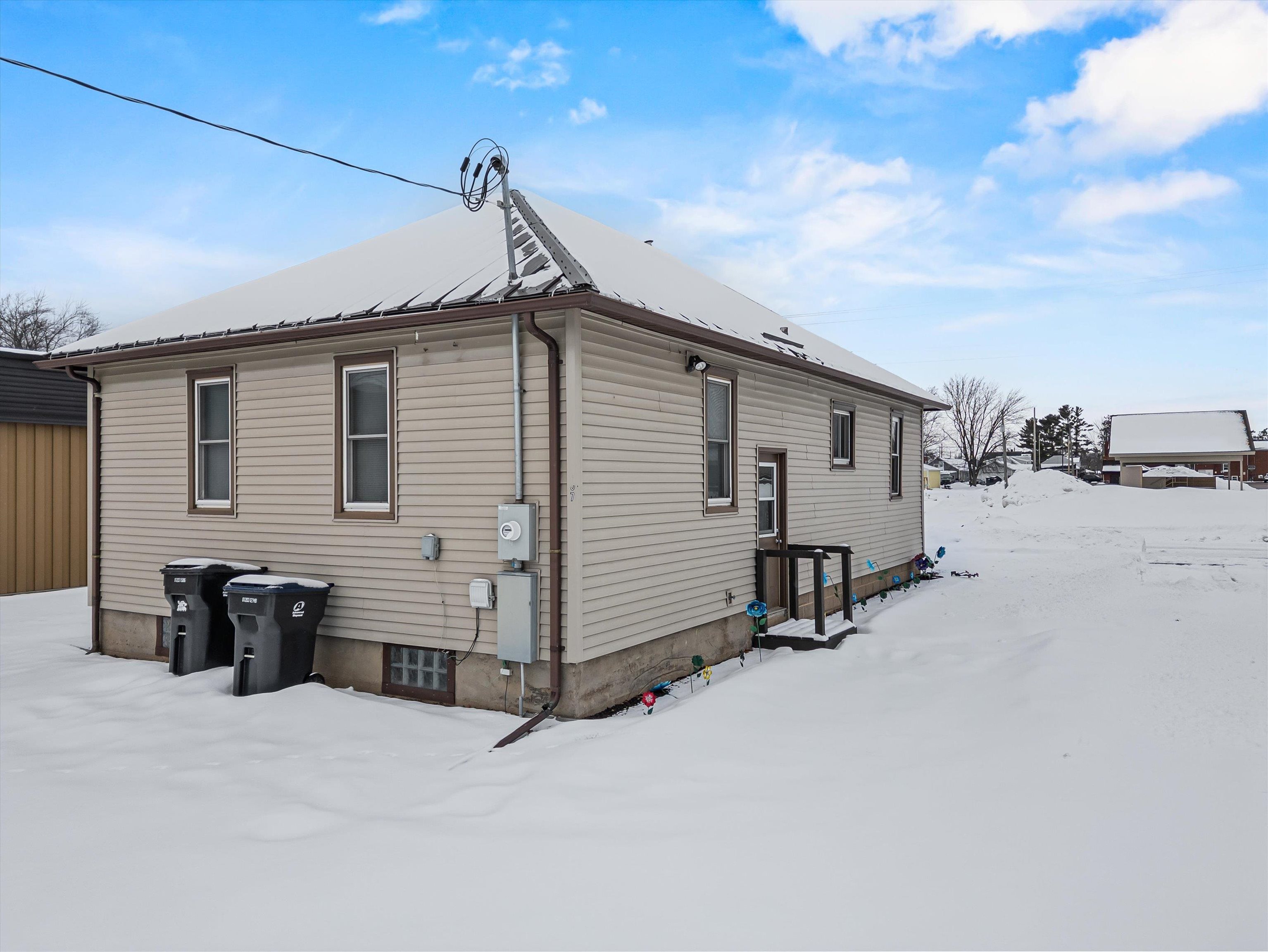 107 E WENDELL STREET, Spencer, Wisconsin 54479, 3 Bedrooms Bedrooms, ,1 BathroomBathrooms,Residential,For Sale,107 E WENDELL STREET,22600178