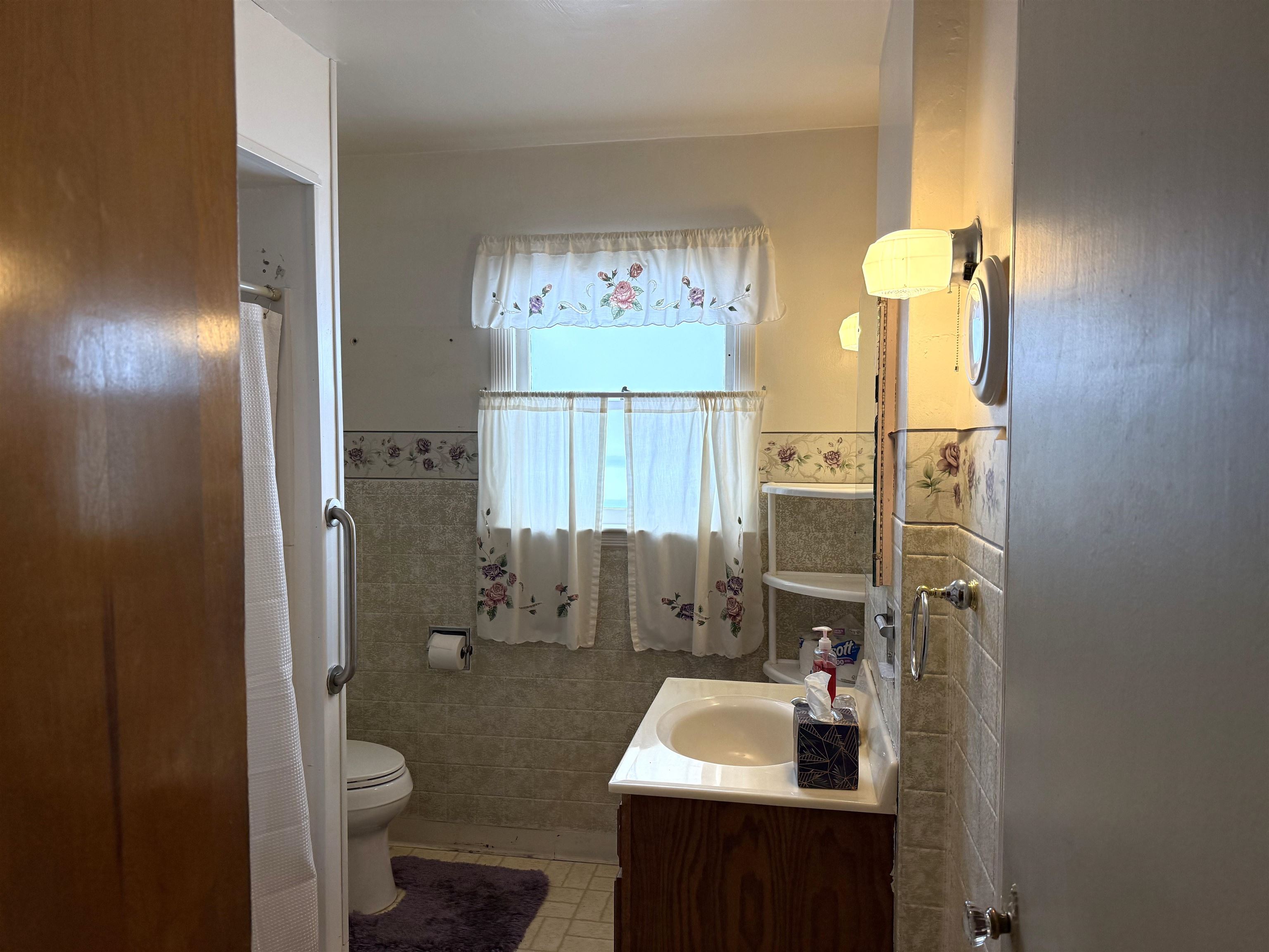 7892 OLD 101 ROAD, Armstrong Creek, Wisconsin 54103, 4 Bedrooms Bedrooms, ,1 BathroomBathrooms,Residential,For Sale,7892 OLD 101 ROAD,22600179