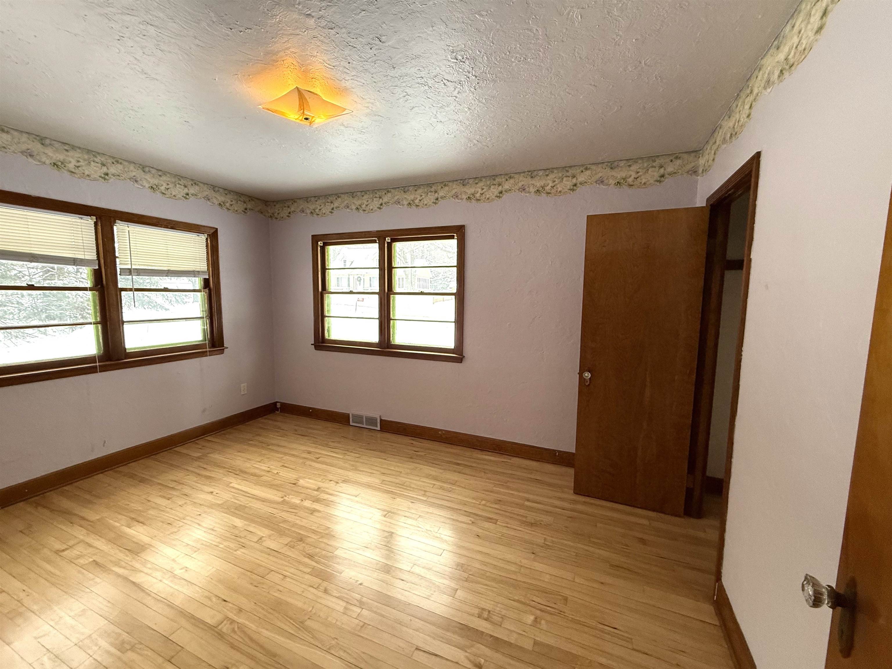 7892 OLD 101 ROAD, Armstrong Creek, Wisconsin 54103, 4 Bedrooms Bedrooms, ,1 BathroomBathrooms,Residential,For Sale,7892 OLD 101 ROAD,22600179