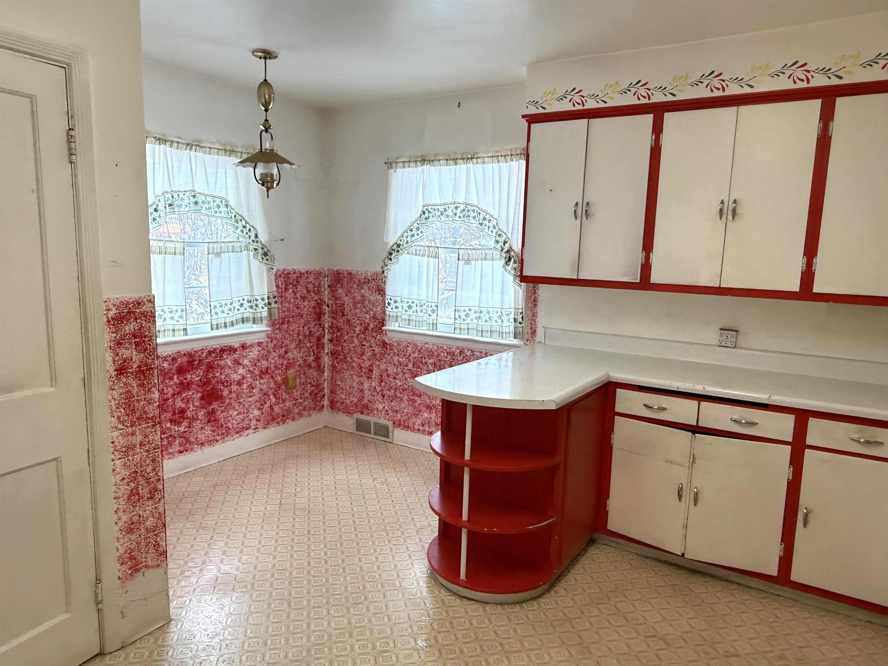 7892 OLD 101 ROAD, Armstrong Creek, Wisconsin 54103, 4 Bedrooms Bedrooms, ,1 BathroomBathrooms,Residential,For Sale,7892 OLD 101 ROAD,22600179