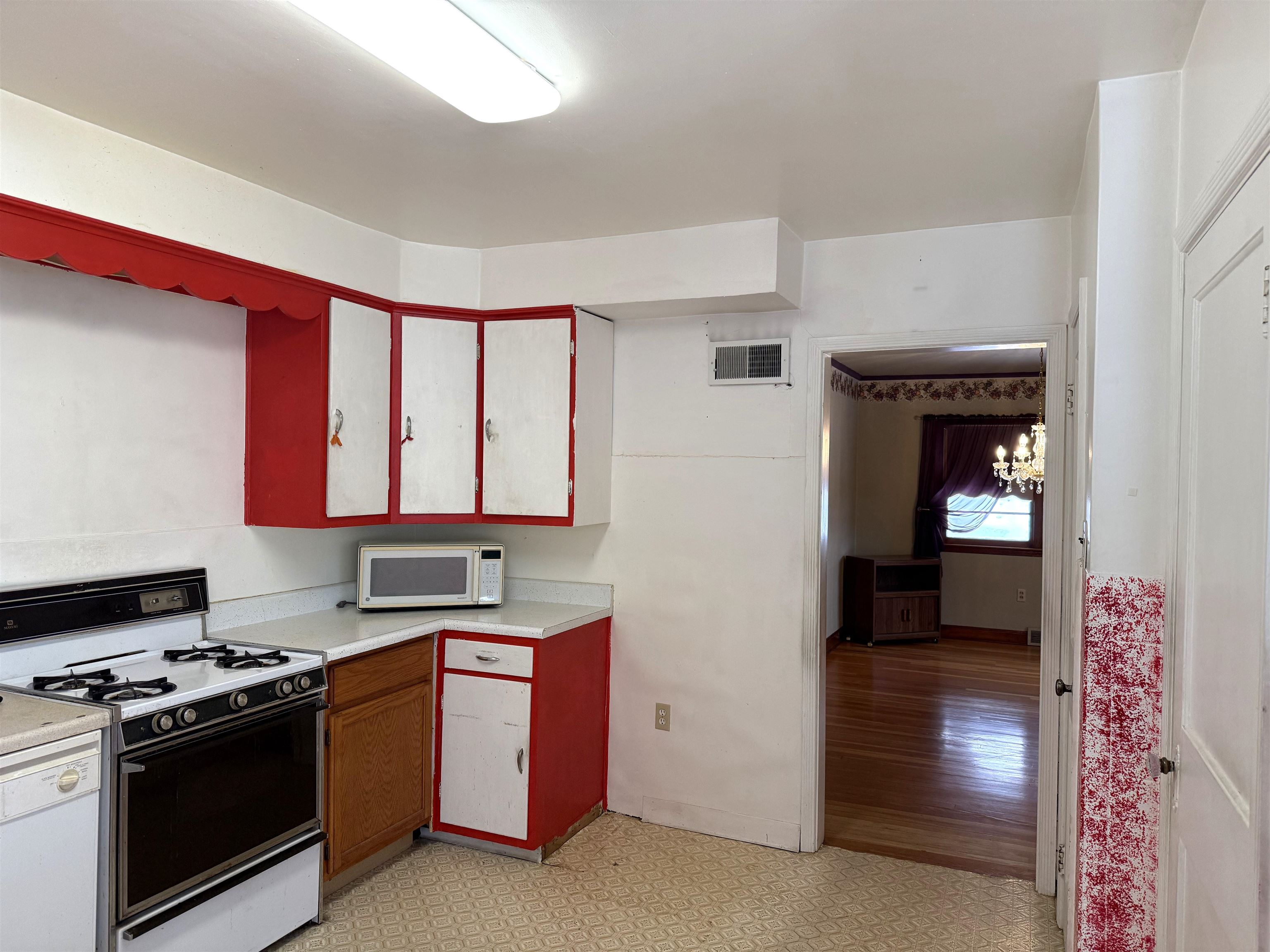 7892 OLD 101 ROAD, Armstrong Creek, Wisconsin 54103, 4 Bedrooms Bedrooms, ,1 BathroomBathrooms,Residential,For Sale,7892 OLD 101 ROAD,22600179