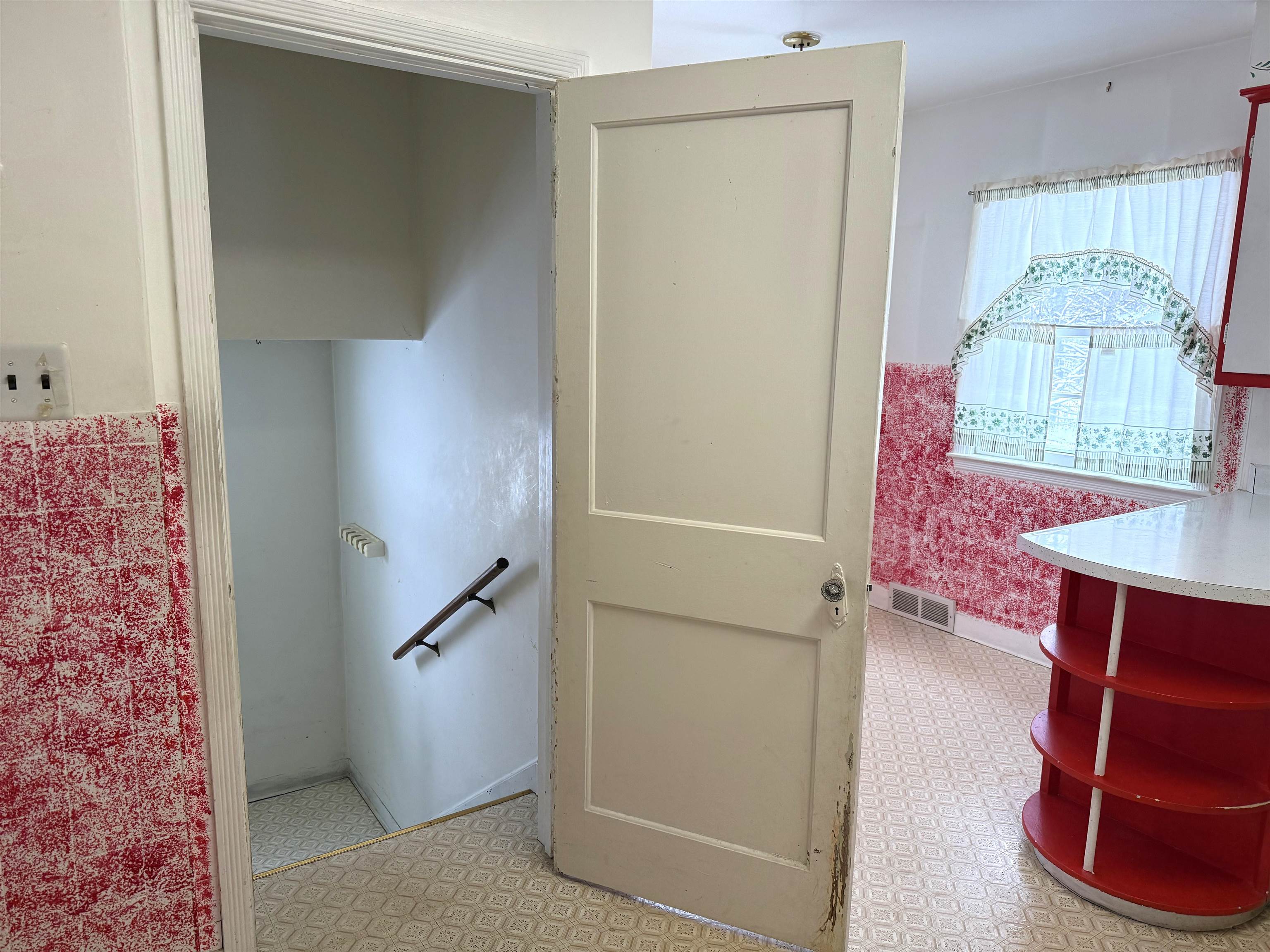 7892 OLD 101 ROAD, Armstrong Creek, Wisconsin 54103, 4 Bedrooms Bedrooms, ,1 BathroomBathrooms,Residential,For Sale,7892 OLD 101 ROAD,22600179