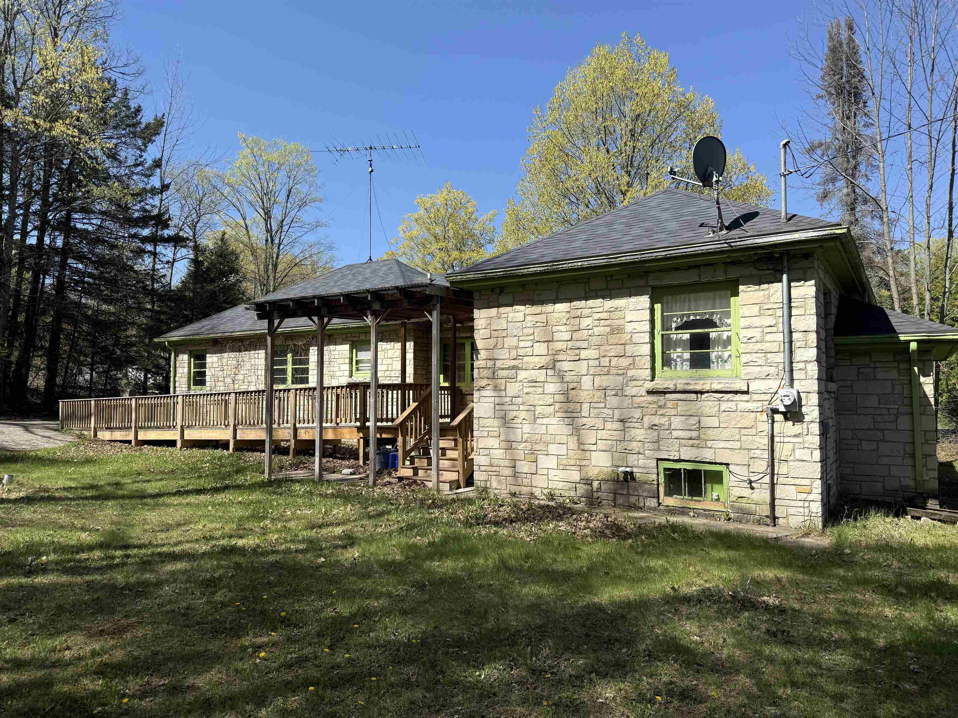 7892 OLD 101 ROAD, Armstrong Creek, Wisconsin 54103, 4 Bedrooms Bedrooms, ,1 BathroomBathrooms,Residential,For Sale,7892 OLD 101 ROAD,22600179