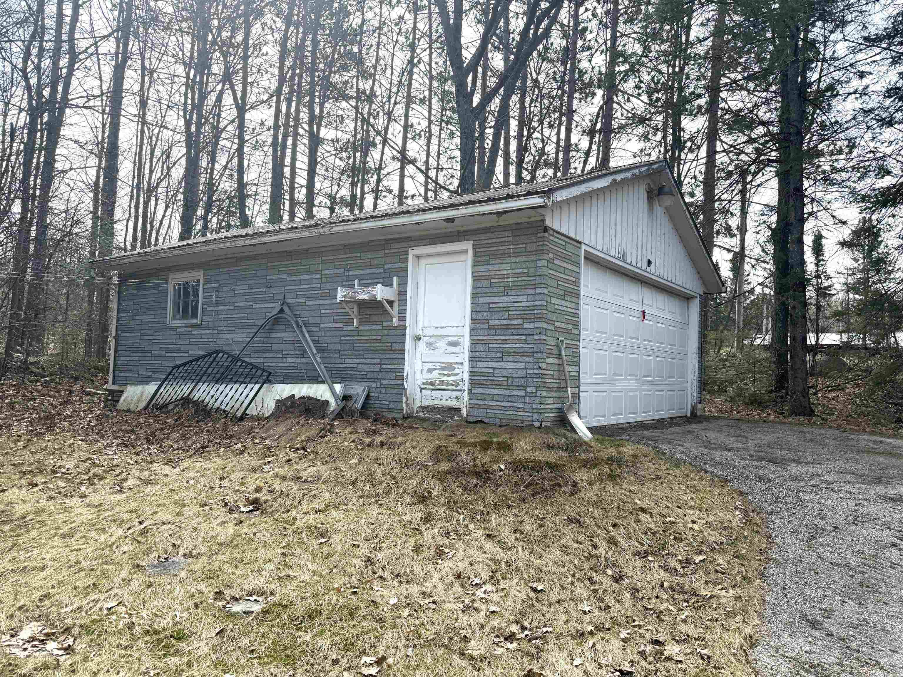 7892 OLD 101 ROAD, Armstrong Creek, Wisconsin 54103, 4 Bedrooms Bedrooms, ,1 BathroomBathrooms,Residential,For Sale,7892 OLD 101 ROAD,22600179