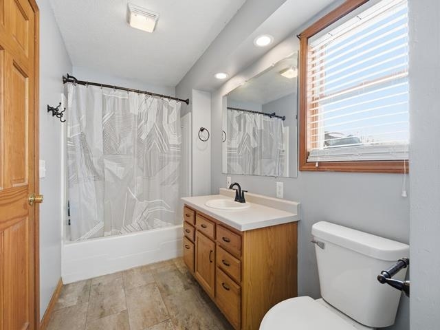 1504 S WASHINGTON AVENUE, Marshfield, Wisconsin 54449, 2 Bedrooms Bedrooms, ,1 BathroomBathrooms,Residential,For Sale,1504 S WASHINGTON AVENUE,22600185