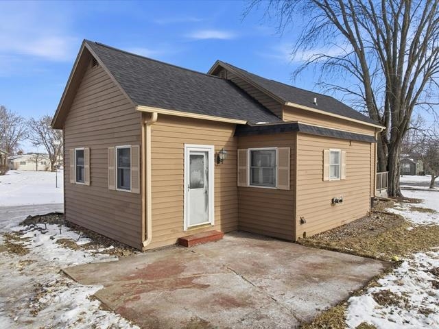 1504 S WASHINGTON AVENUE, Marshfield, Wisconsin 54449, 2 Bedrooms Bedrooms, ,1 BathroomBathrooms,Residential,For Sale,1504 S WASHINGTON AVENUE,22600185