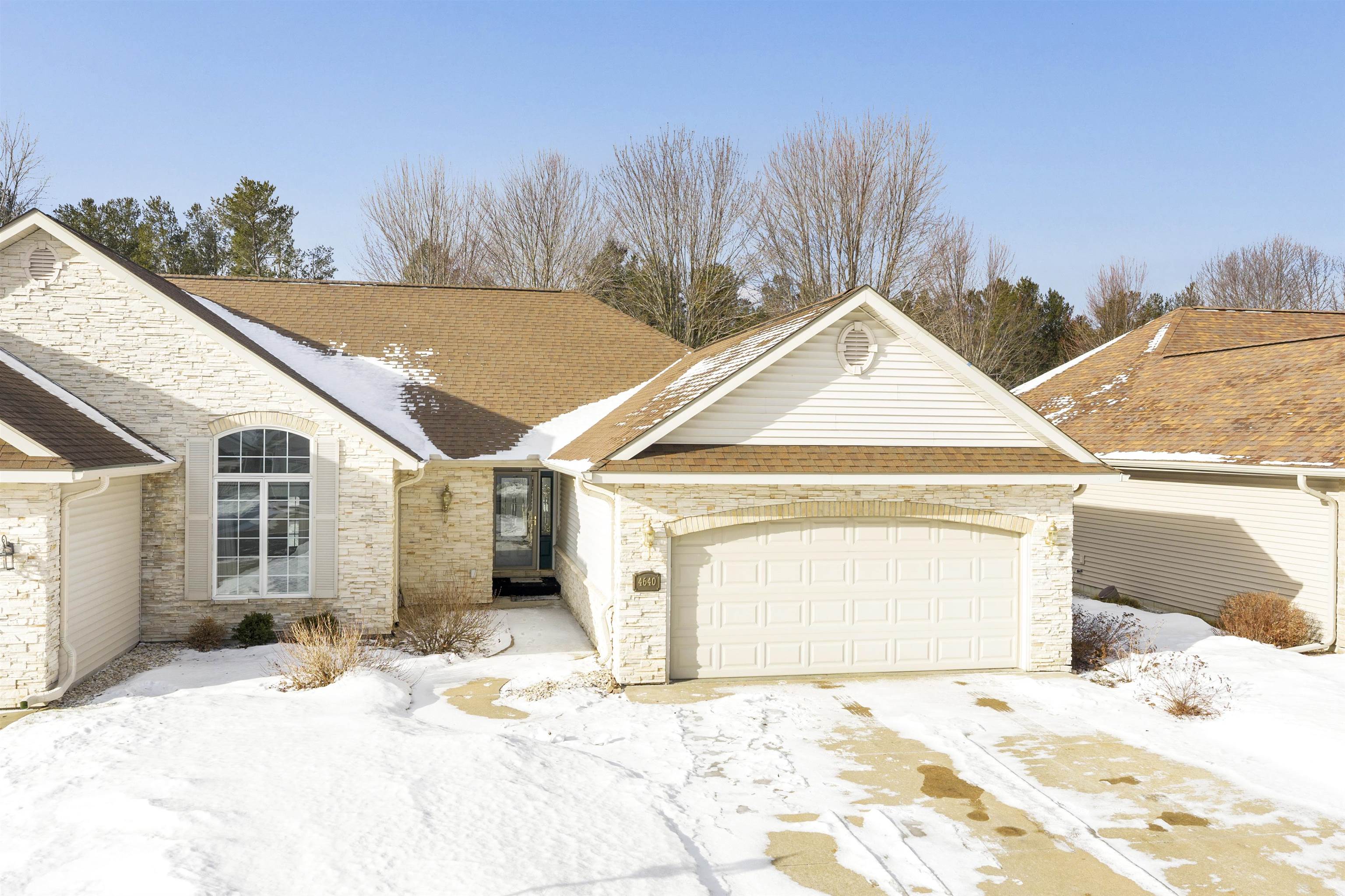 4640 RIDGEVIEW COURT, Wisconsin Rapids, Wisconsin 54494, 2 Bedrooms Bedrooms, ,2 BathroomsBathrooms,Residential,For Sale,4640 RIDGEVIEW COURT,22600186