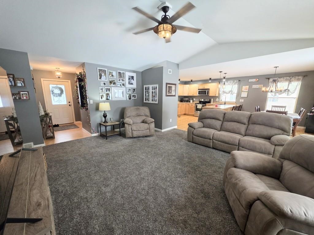 804 RANGELINE ROAD, Mosinee, Wisconsin 54455, 3 Bedrooms Bedrooms, ,2 BathroomsBathrooms,Residential,For Sale,804 RANGELINE ROAD,22600196