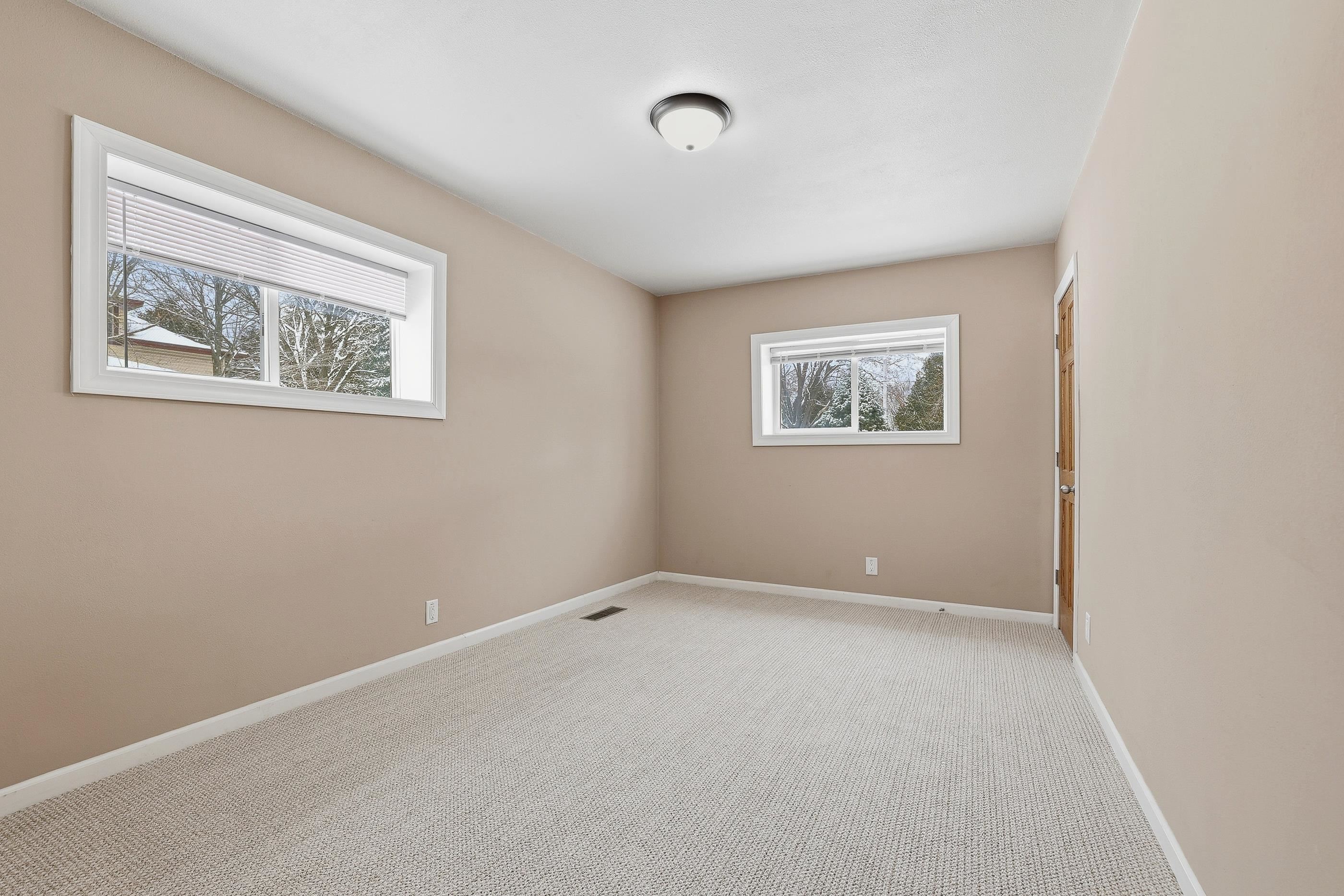 1017 6TH AVENUE, Stevens Point, Wisconsin 54481, 3 Bedrooms Bedrooms, ,1 BathroomBathrooms,Residential,For Sale,1017 6TH AVENUE,22600210