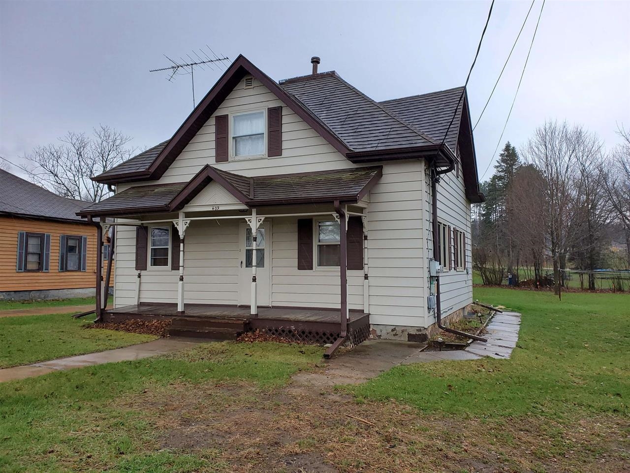 409 W PARKER STREET, WEYAUWAGA, Wisconsin 54983, 2 Bedrooms Bedrooms, 6 Rooms Rooms,1 BathroomBathrooms,Multi-family,For Sale,409 W PARKER STREET,22600237