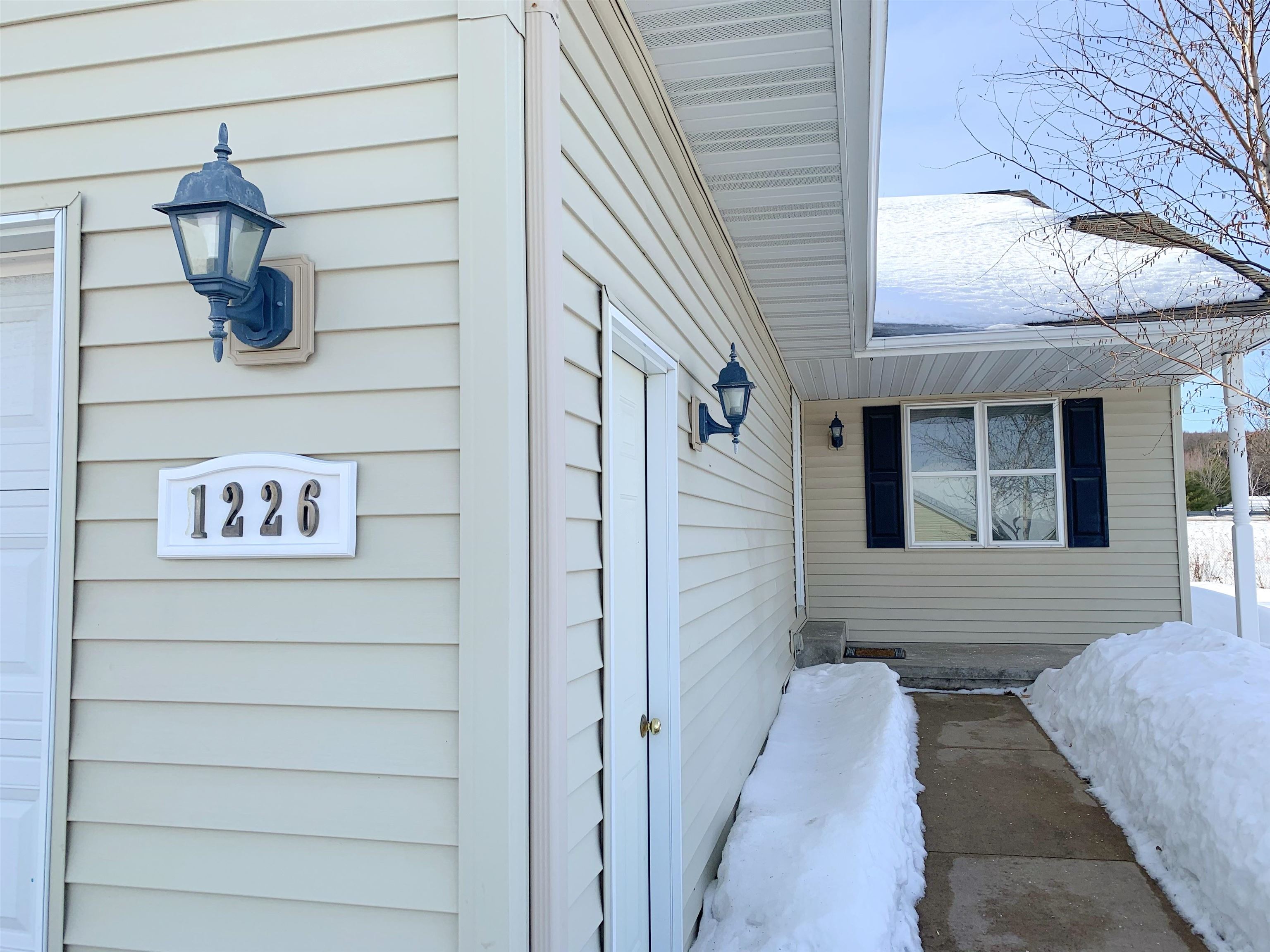 1224-1226 N 16TH AVENUE, Wausau, Wisconsin 54401, 2 Bedrooms Bedrooms, ,2.5 BathroomsBathrooms,Multi-family,For Sale,1224-1226 N 16TH AVENUE,22600267