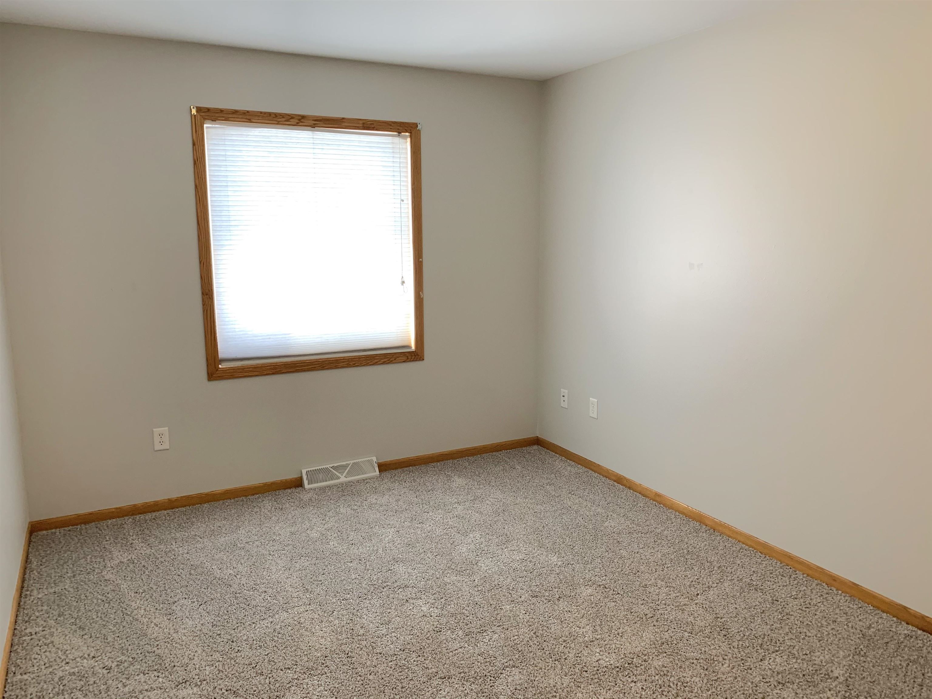 1224-1226 N 16TH AVENUE, Wausau, Wisconsin 54401, 2 Bedrooms Bedrooms, ,2.5 BathroomsBathrooms,Multi-family,For Sale,1224-1226 N 16TH AVENUE,22600267