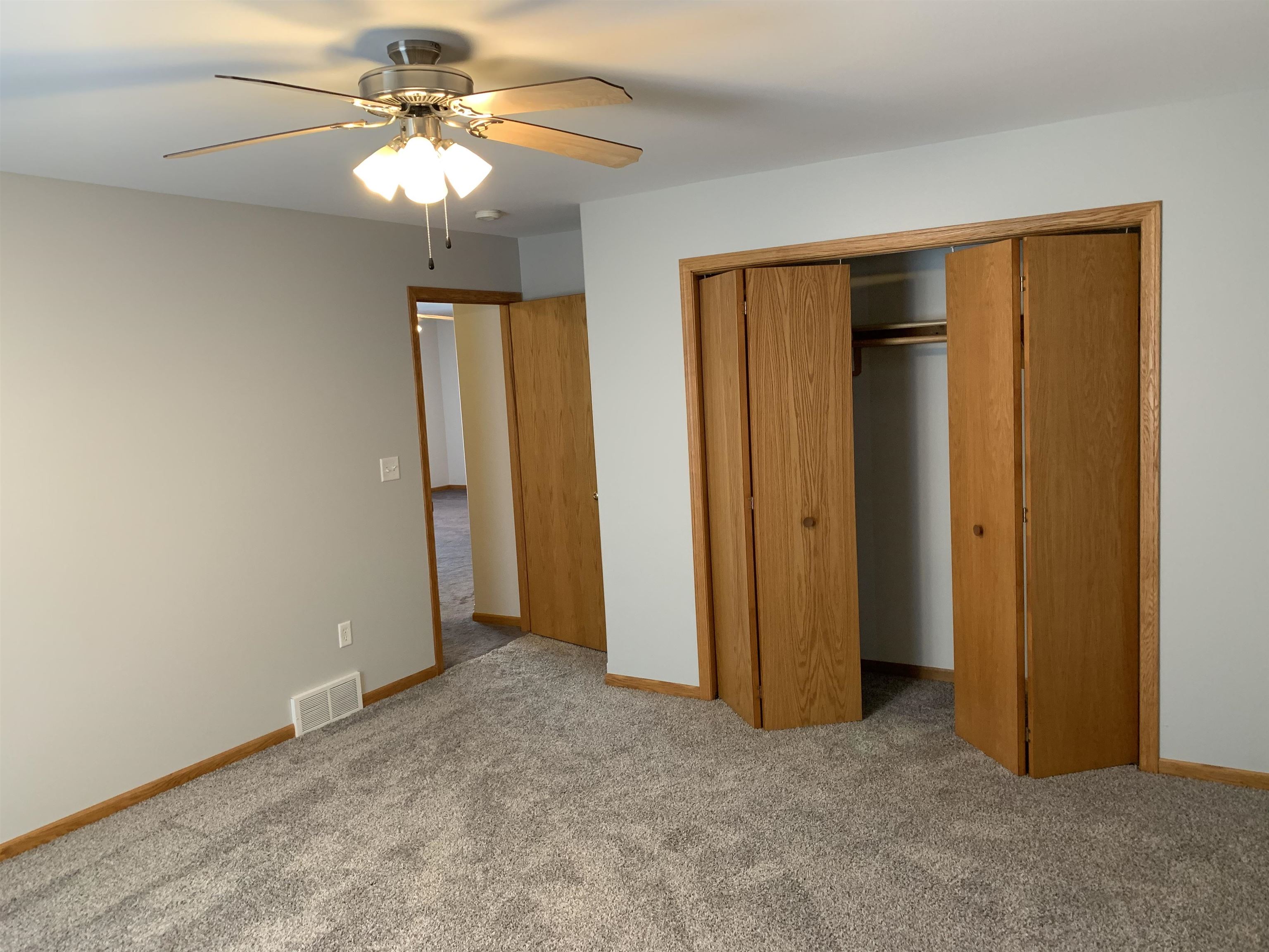 1224-1226 N 16TH AVENUE, Wausau, Wisconsin 54401, 2 Bedrooms Bedrooms, ,2.5 BathroomsBathrooms,Multi-family,For Sale,1224-1226 N 16TH AVENUE,22600267