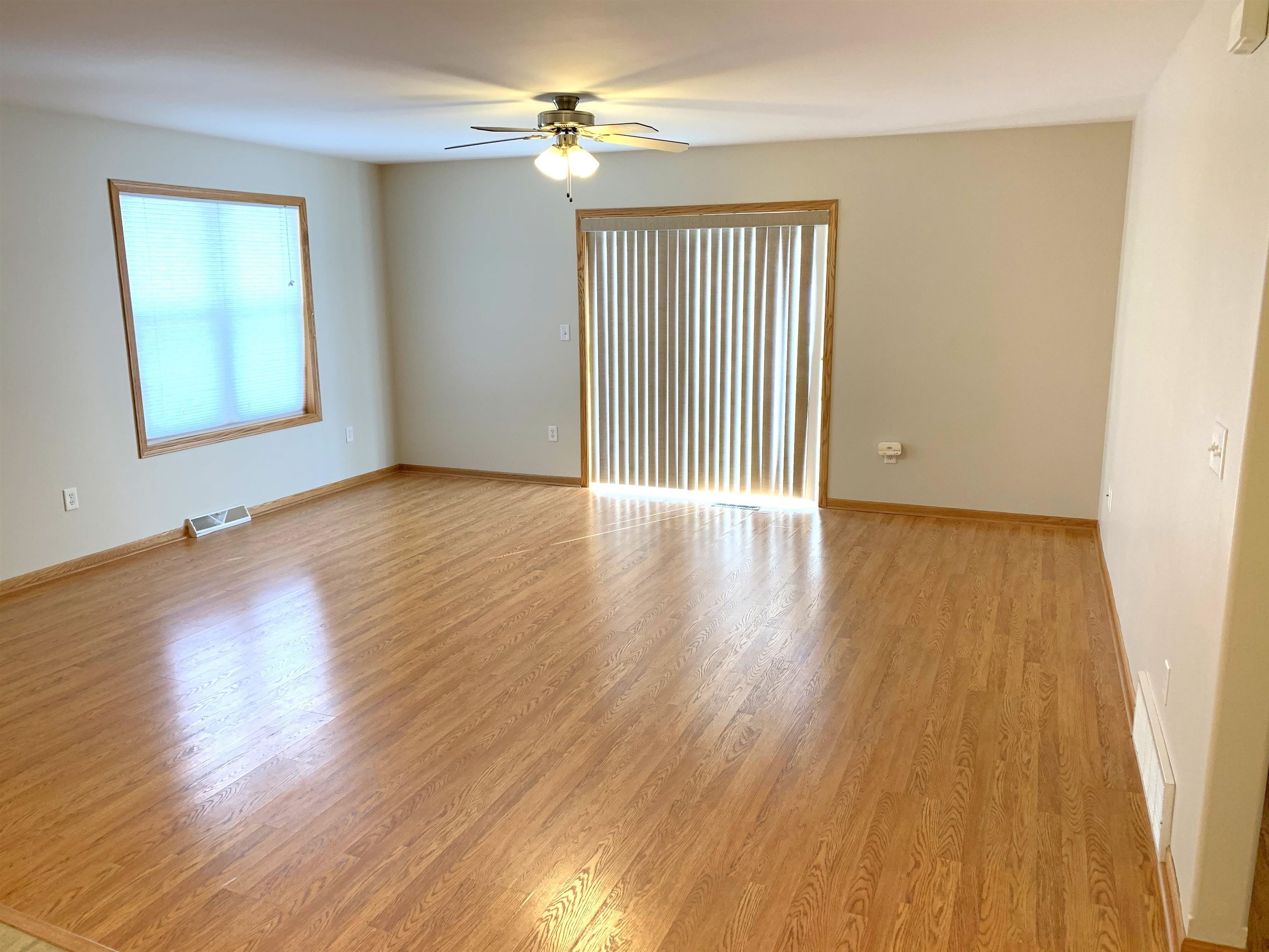 1224-1226 N 16TH AVENUE, Wausau, Wisconsin 54401, 2 Bedrooms Bedrooms, ,2.5 BathroomsBathrooms,Multi-family,For Sale,1224-1226 N 16TH AVENUE,22600267