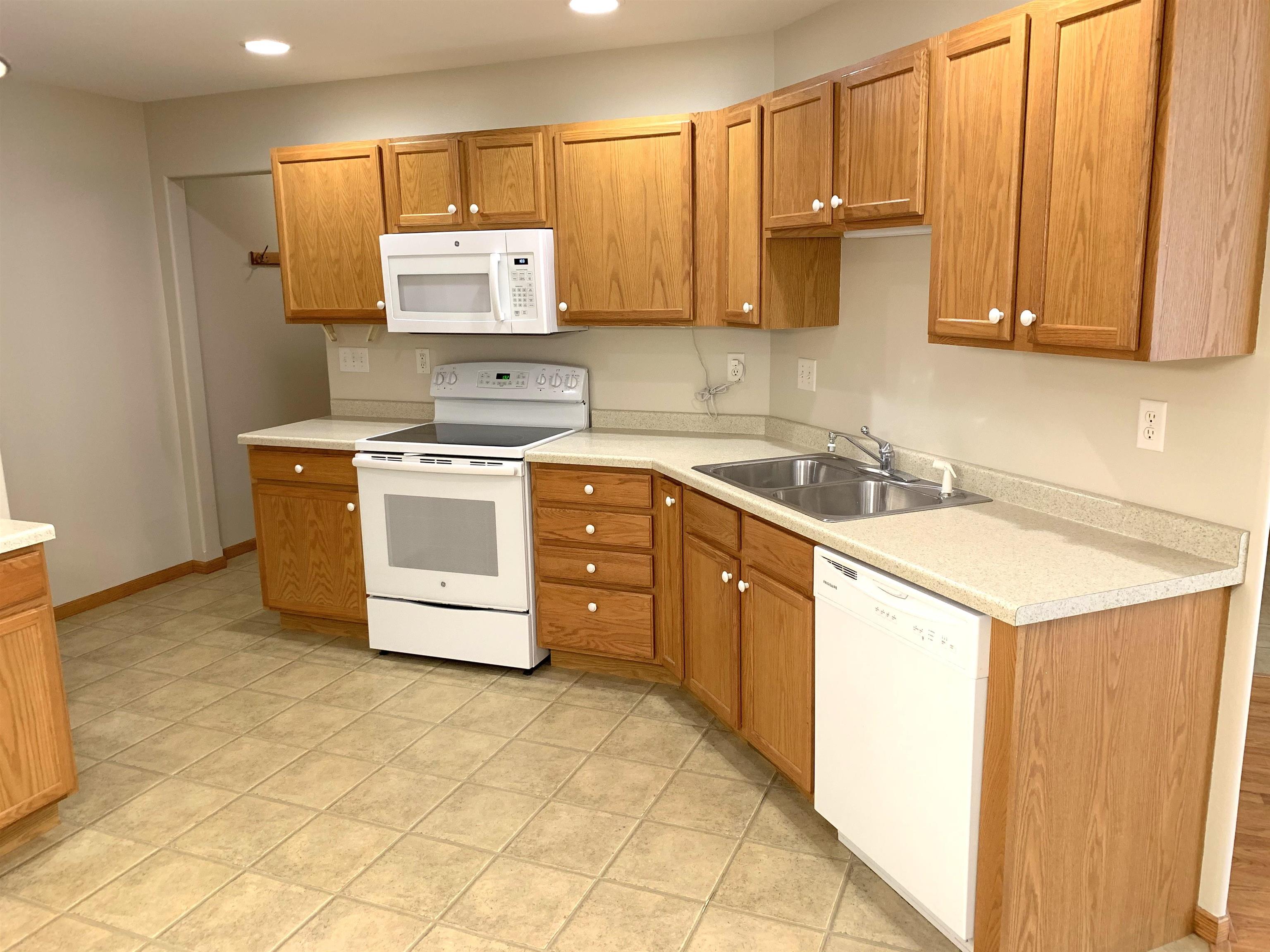 1224-1226 N 16TH AVENUE, Wausau, Wisconsin 54401, 2 Bedrooms Bedrooms, ,2.5 BathroomsBathrooms,Multi-family,For Sale,1224-1226 N 16TH AVENUE,22600267