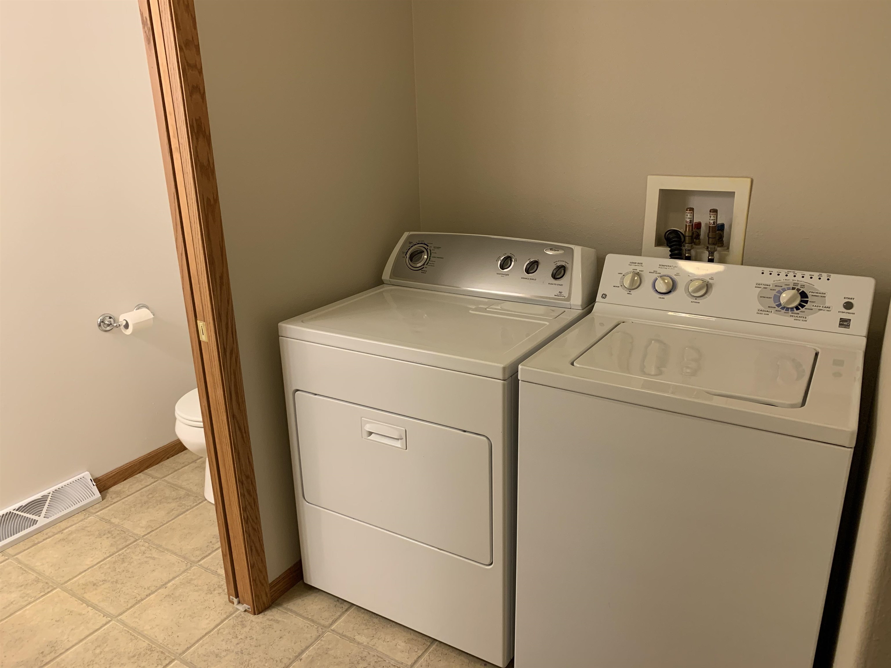 1224-1226 N 16TH AVENUE, Wausau, Wisconsin 54401, 2 Bedrooms Bedrooms, ,2.5 BathroomsBathrooms,Multi-family,For Sale,1224-1226 N 16TH AVENUE,22600267