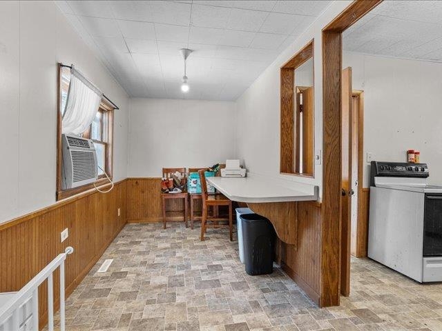 605 S VINE AVENUE, Marshfield, Wisconsin 54449, 3 Bedrooms Bedrooms, ,2 BathroomsBathrooms,Residential,For Sale,605 S VINE AVENUE,22600269