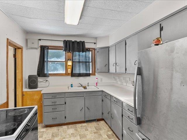 605 S VINE AVENUE, Marshfield, Wisconsin 54449, 3 Bedrooms Bedrooms, ,2 BathroomsBathrooms,Residential,For Sale,605 S VINE AVENUE,22600269