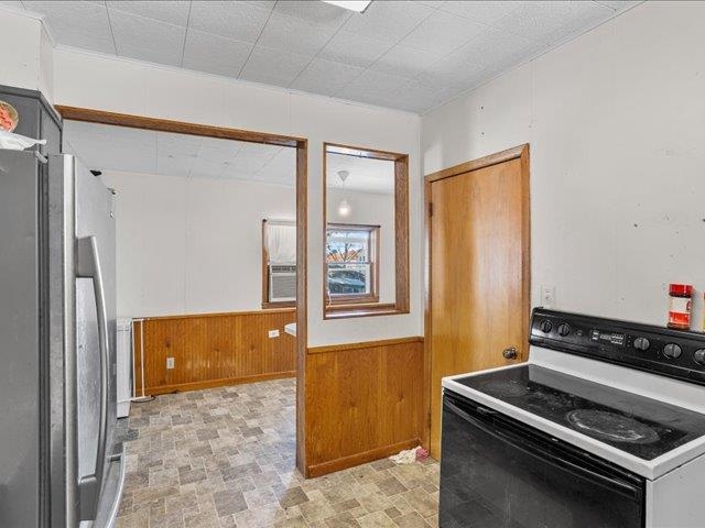 605 S VINE AVENUE, Marshfield, Wisconsin 54449, 3 Bedrooms Bedrooms, ,2 BathroomsBathrooms,Residential,For Sale,605 S VINE AVENUE,22600269