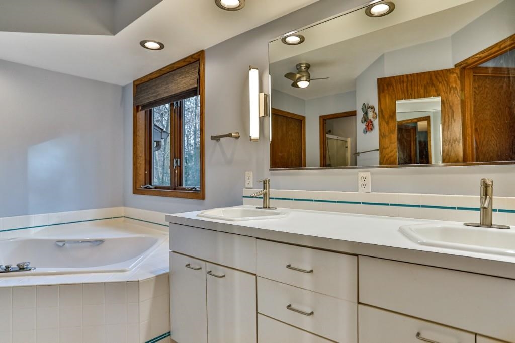 227238 CLIFFSIDE COURT, Wausau, Wisconsin 54401, 3 Bedrooms Bedrooms, ,2 BathroomsBathrooms,Residential,For Sale,227238 CLIFFSIDE COURT,22600272