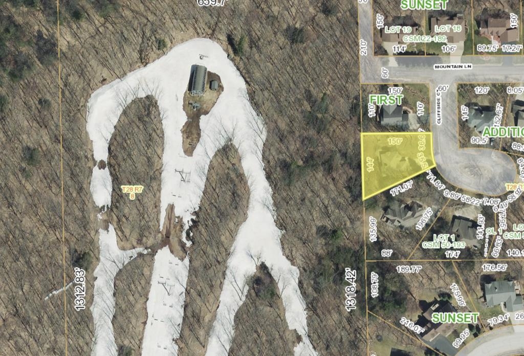 227238 CLIFFSIDE COURT, Wausau, Wisconsin 54401, 3 Bedrooms Bedrooms, ,2 BathroomsBathrooms,Residential,For Sale,227238 CLIFFSIDE COURT,22600272