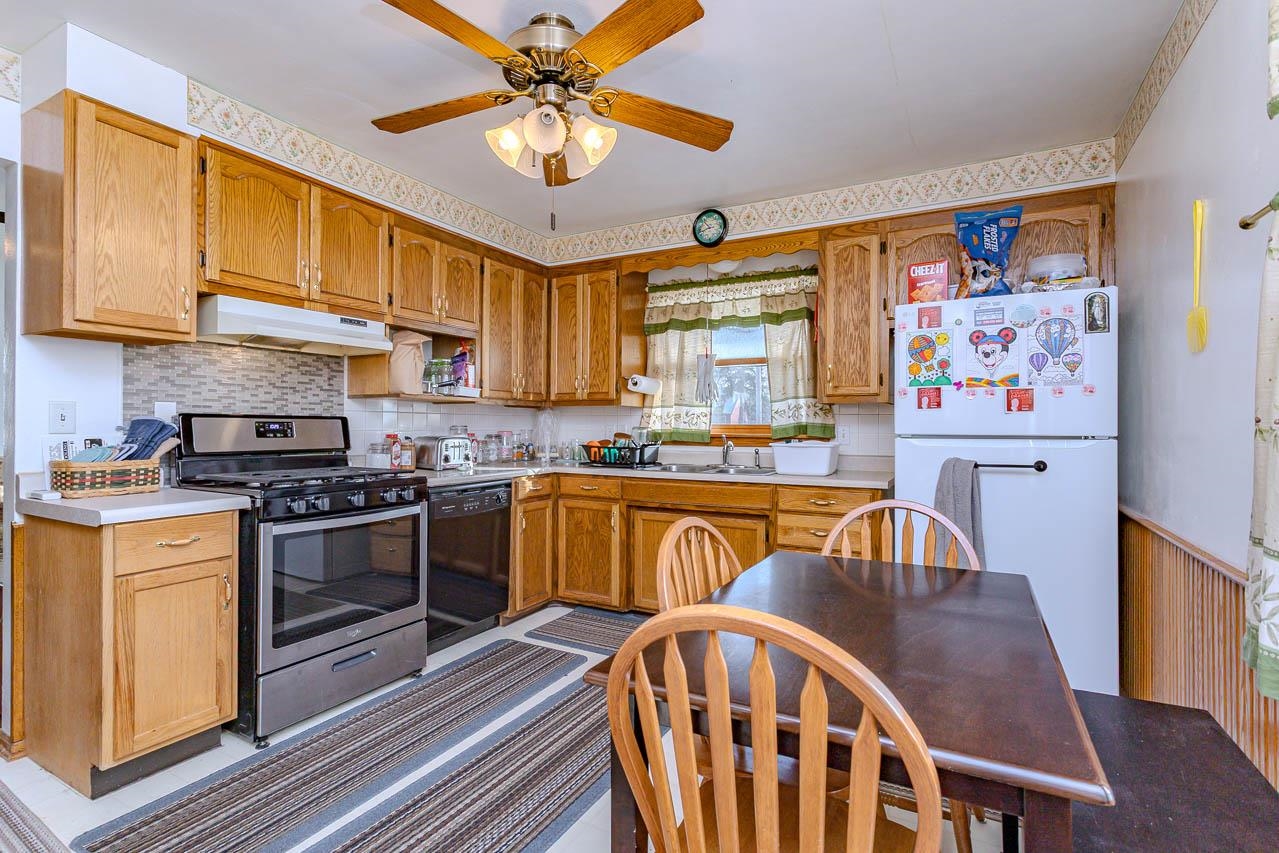 812 RIDGELAND AVENUE, Schofield, Wisconsin 54476, 3 Bedrooms Bedrooms, ,1 BathroomBathrooms,Residential,For Sale,812 RIDGELAND AVENUE,22600273