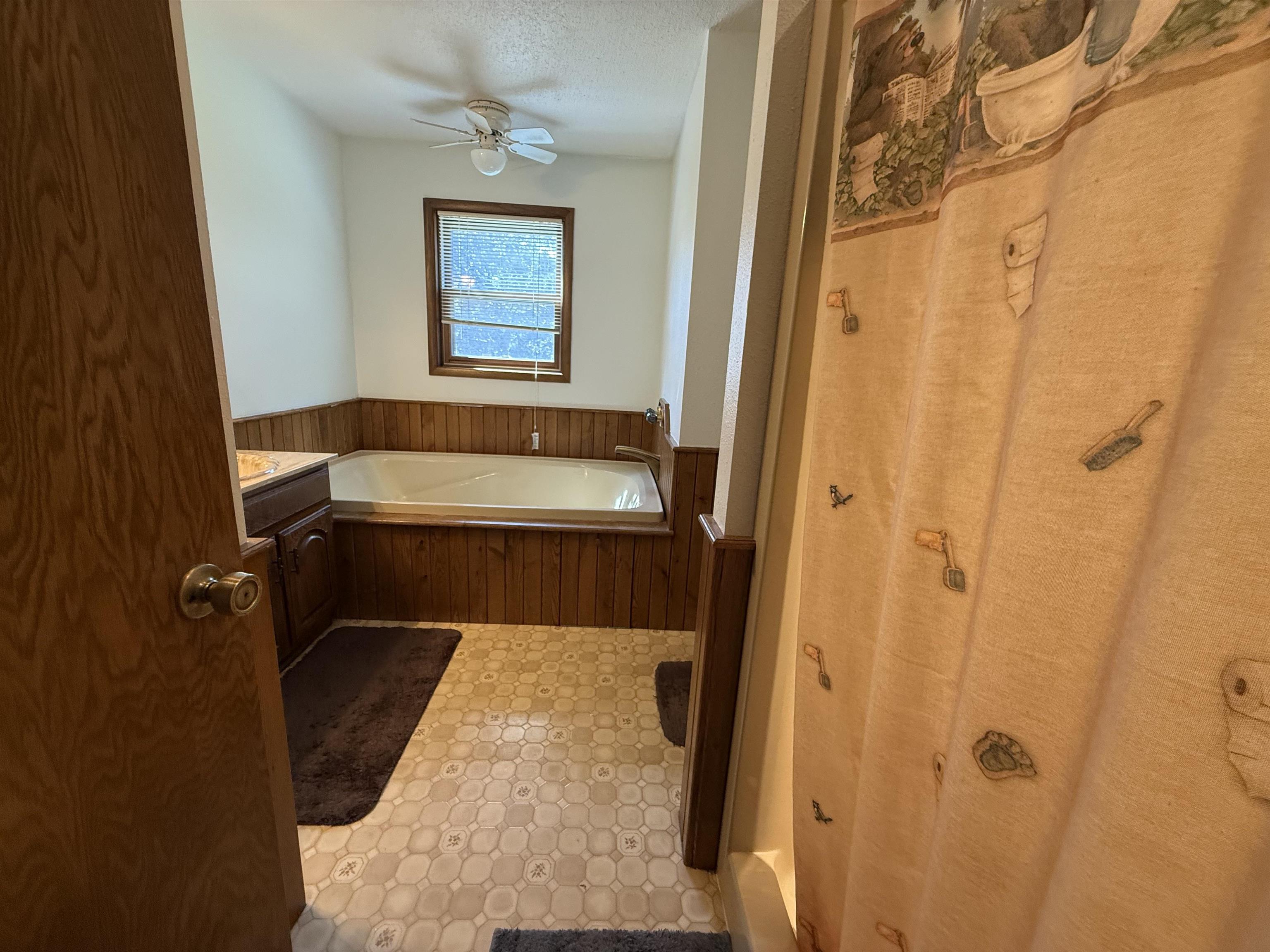 1066 CHURCH AVENUE, Wisconsin Rapids, Wisconsin 54494, 4 Bedrooms Bedrooms, ,2 BathroomsBathrooms,Residential,For Sale,1066 CHURCH AVENUE,22600281