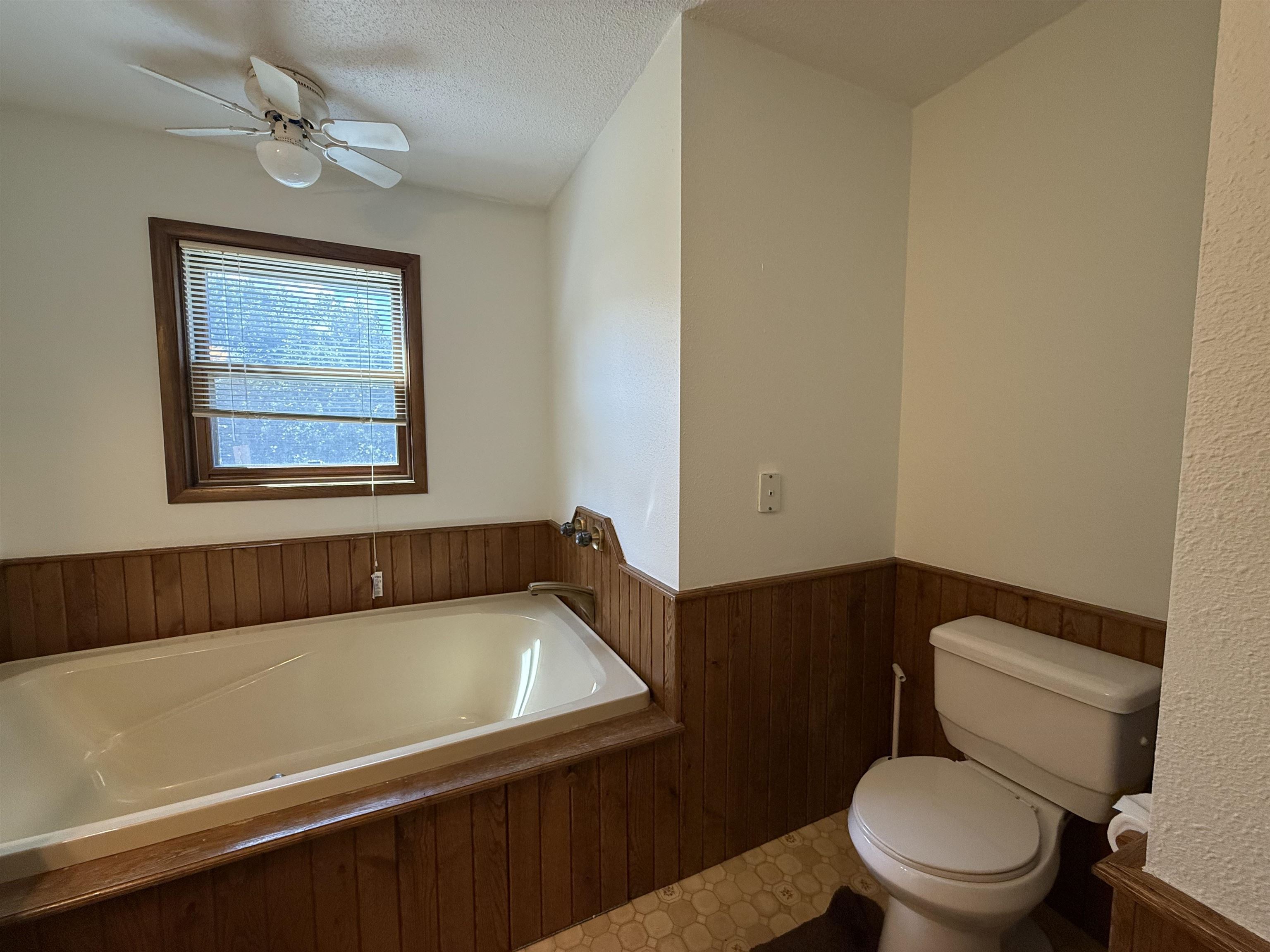 1066 CHURCH AVENUE, Wisconsin Rapids, Wisconsin 54494, 4 Bedrooms Bedrooms, ,2 BathroomsBathrooms,Residential,For Sale,1066 CHURCH AVENUE,22600281