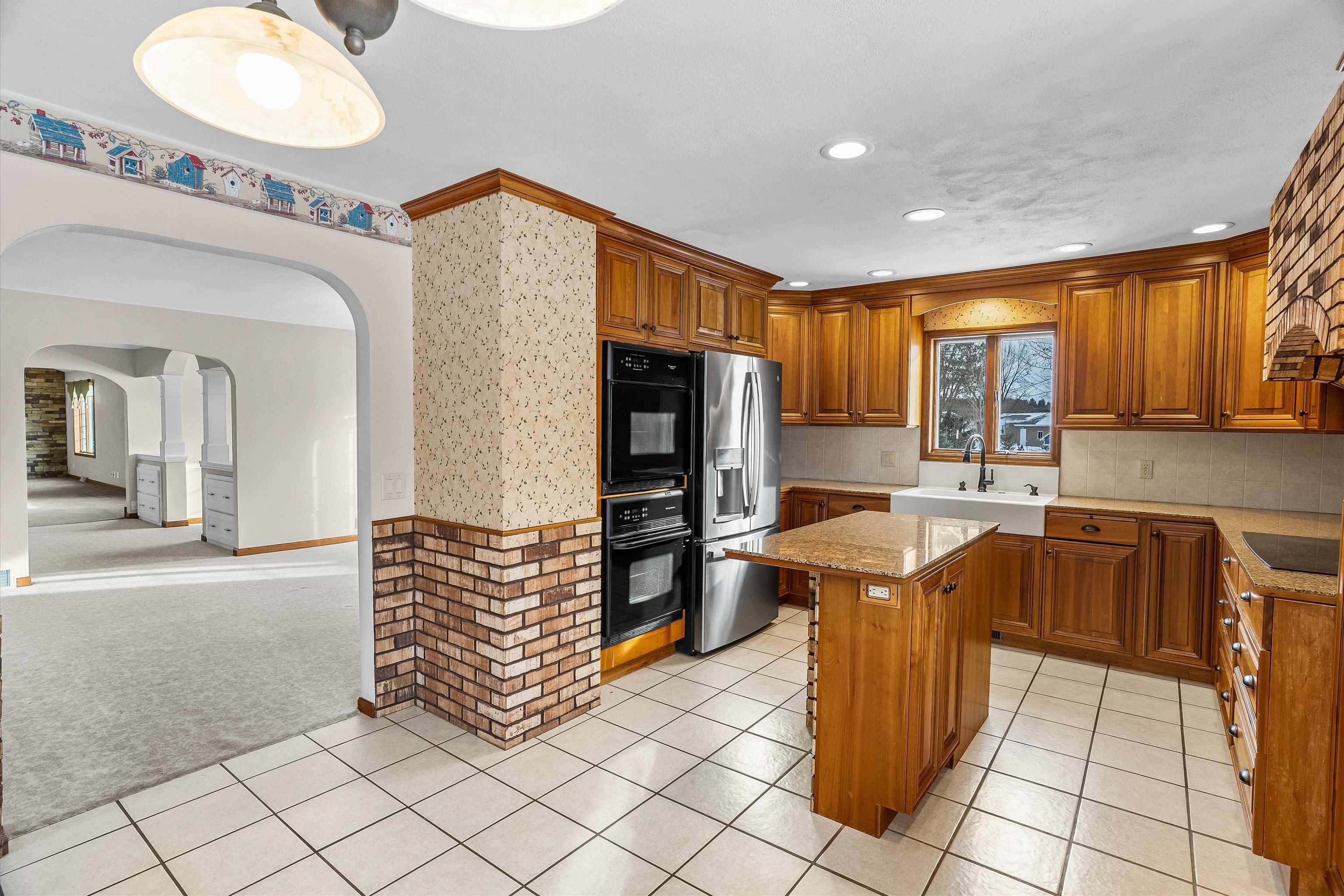 2909 W MANN STREET, Marshfield, Wisconsin 54449, 3 Bedrooms Bedrooms, ,2 BathroomsBathrooms,Residential,For Sale,2909 W MANN STREET,22600289