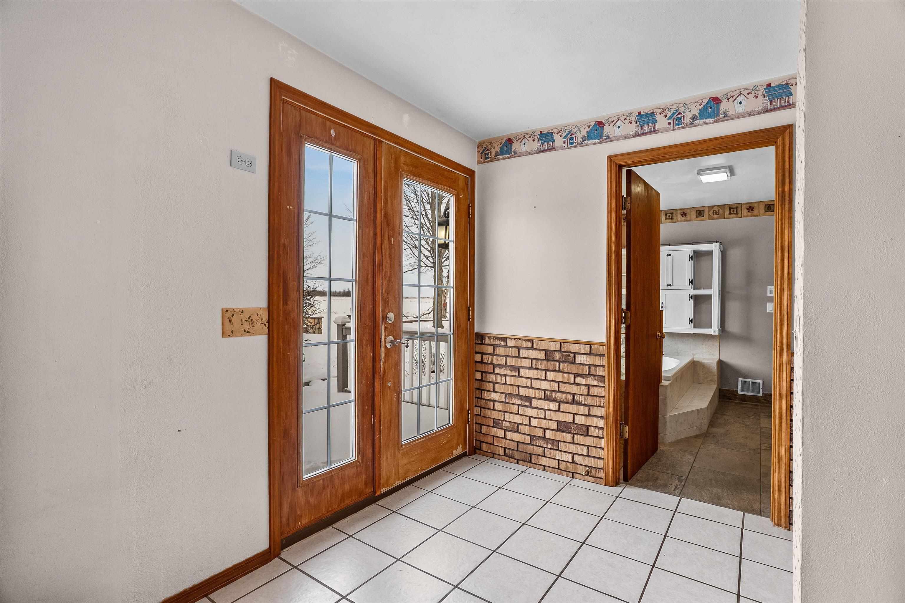 2909 W MANN STREET, Marshfield, Wisconsin 54449, 3 Bedrooms Bedrooms, ,2 BathroomsBathrooms,Residential,For Sale,2909 W MANN STREET,22600289