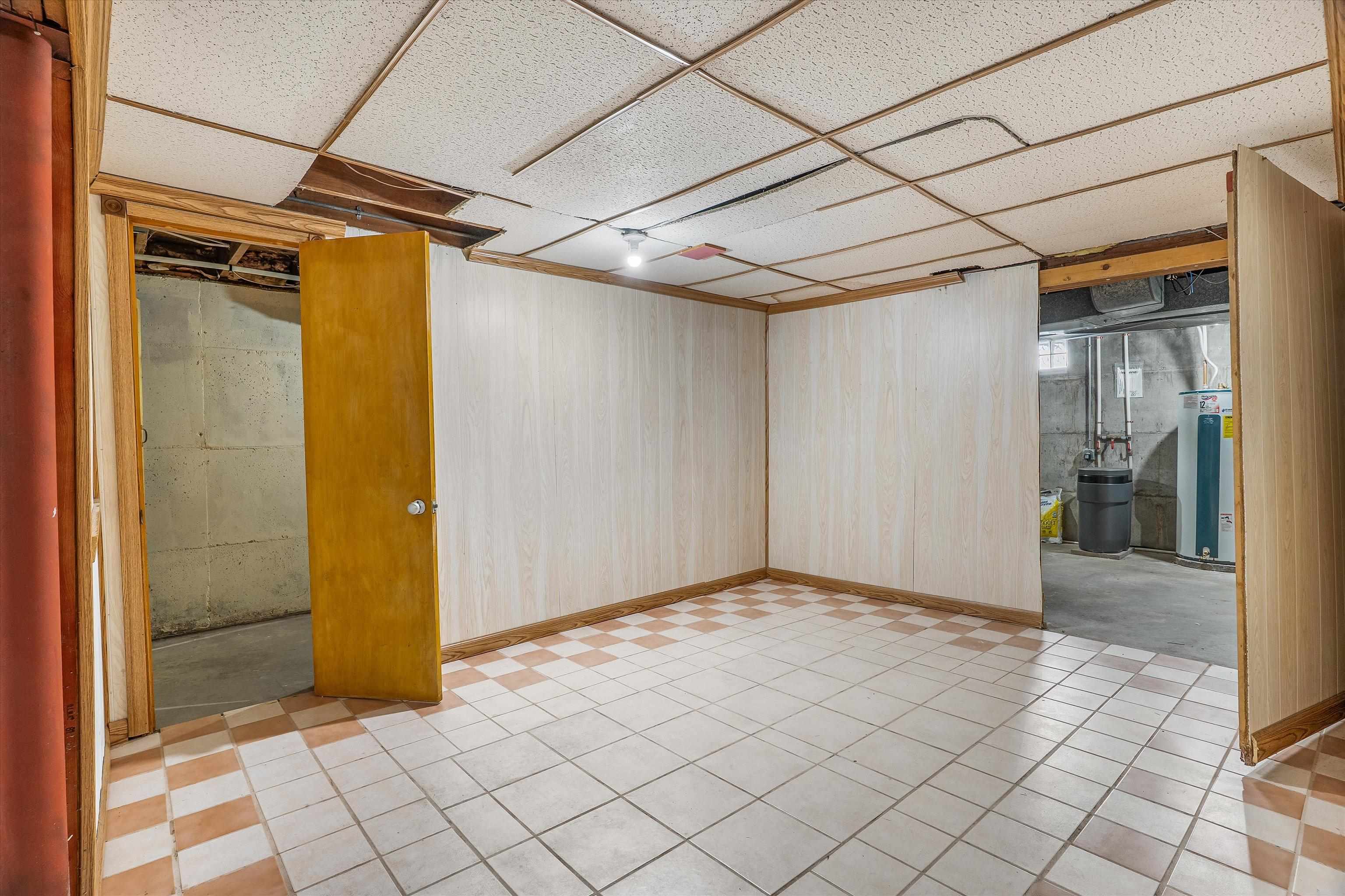 2909 W MANN STREET, Marshfield, Wisconsin 54449, 3 Bedrooms Bedrooms, ,2 BathroomsBathrooms,Residential,For Sale,2909 W MANN STREET,22600289