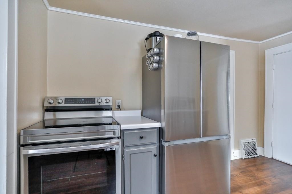 211 ROBB STREET, Schofield, Wisconsin 54476, 3 Bedrooms Bedrooms, ,2 BathroomsBathrooms,Residential,For Sale,211 ROBB STREET,22600290