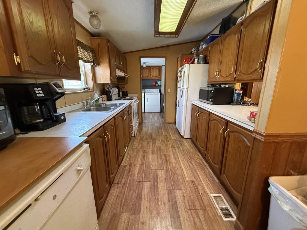 105 PEGGY LANE, Rothschild, Wisconsin 54474, 3 Bedrooms Bedrooms, ,2 BathroomsBathrooms,Residential,For Sale,105 PEGGY LANE,22600291