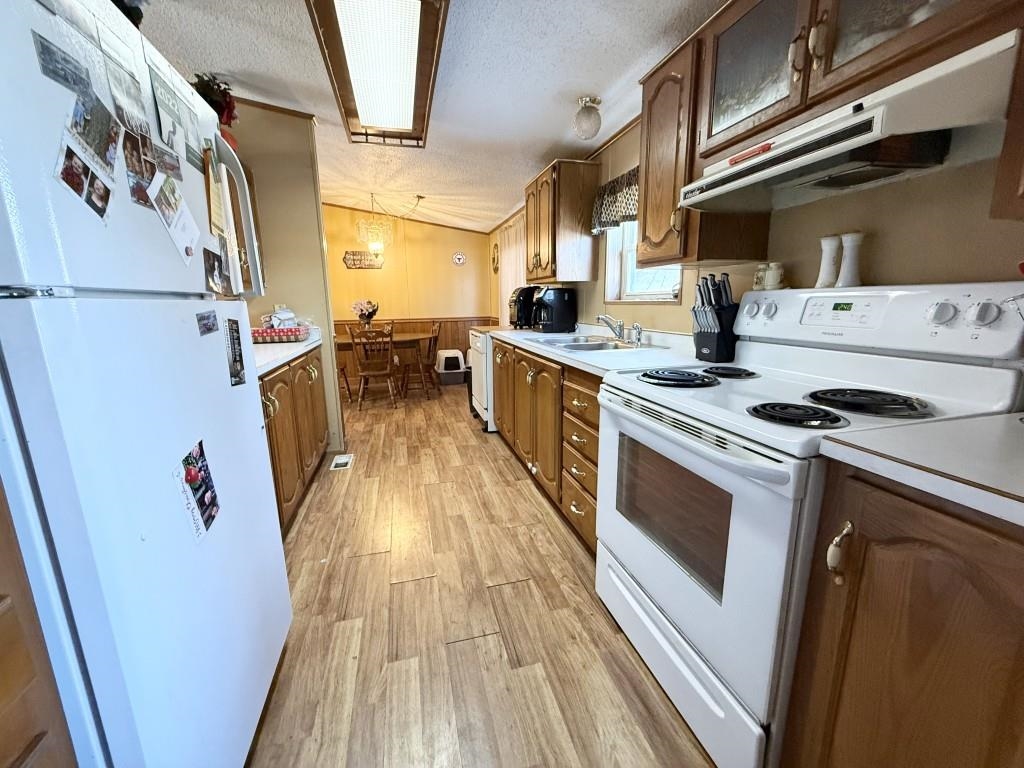 105 PEGGY LANE, Rothschild, Wisconsin 54474, 3 Bedrooms Bedrooms, ,2 BathroomsBathrooms,Residential,For Sale,105 PEGGY LANE,22600291