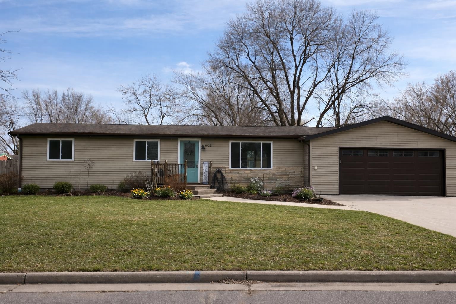 605 E MAPLE STREET, Spencer, Wisconsin 54479, 3 Bedrooms Bedrooms, ,1 BathroomBathrooms,Residential,For Sale,605 E MAPLE STREET,22600301