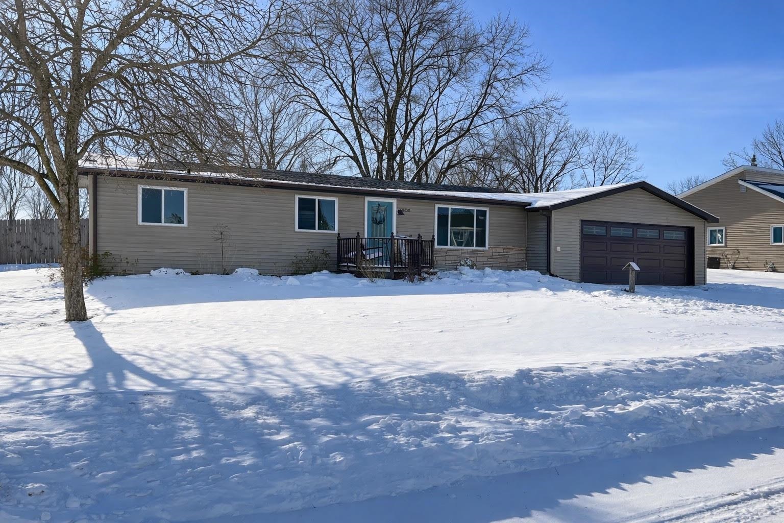605 E MAPLE STREET, Spencer, Wisconsin 54479, 3 Bedrooms Bedrooms, ,1 BathroomBathrooms,Residential,For Sale,605 E MAPLE STREET,22600301