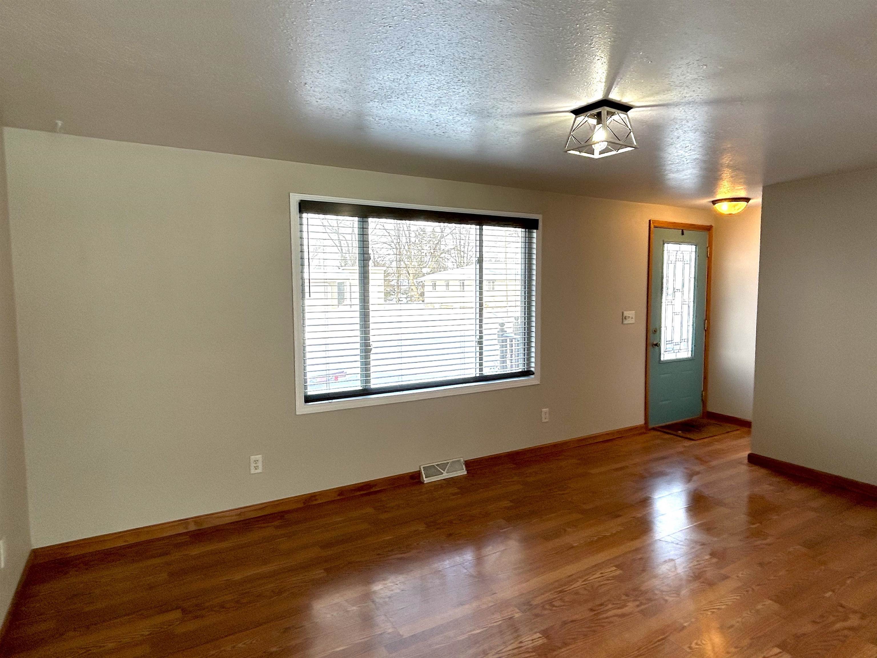 605 E MAPLE STREET, Spencer, Wisconsin 54479, 3 Bedrooms Bedrooms, ,1 BathroomBathrooms,Residential,For Sale,605 E MAPLE STREET,22600301