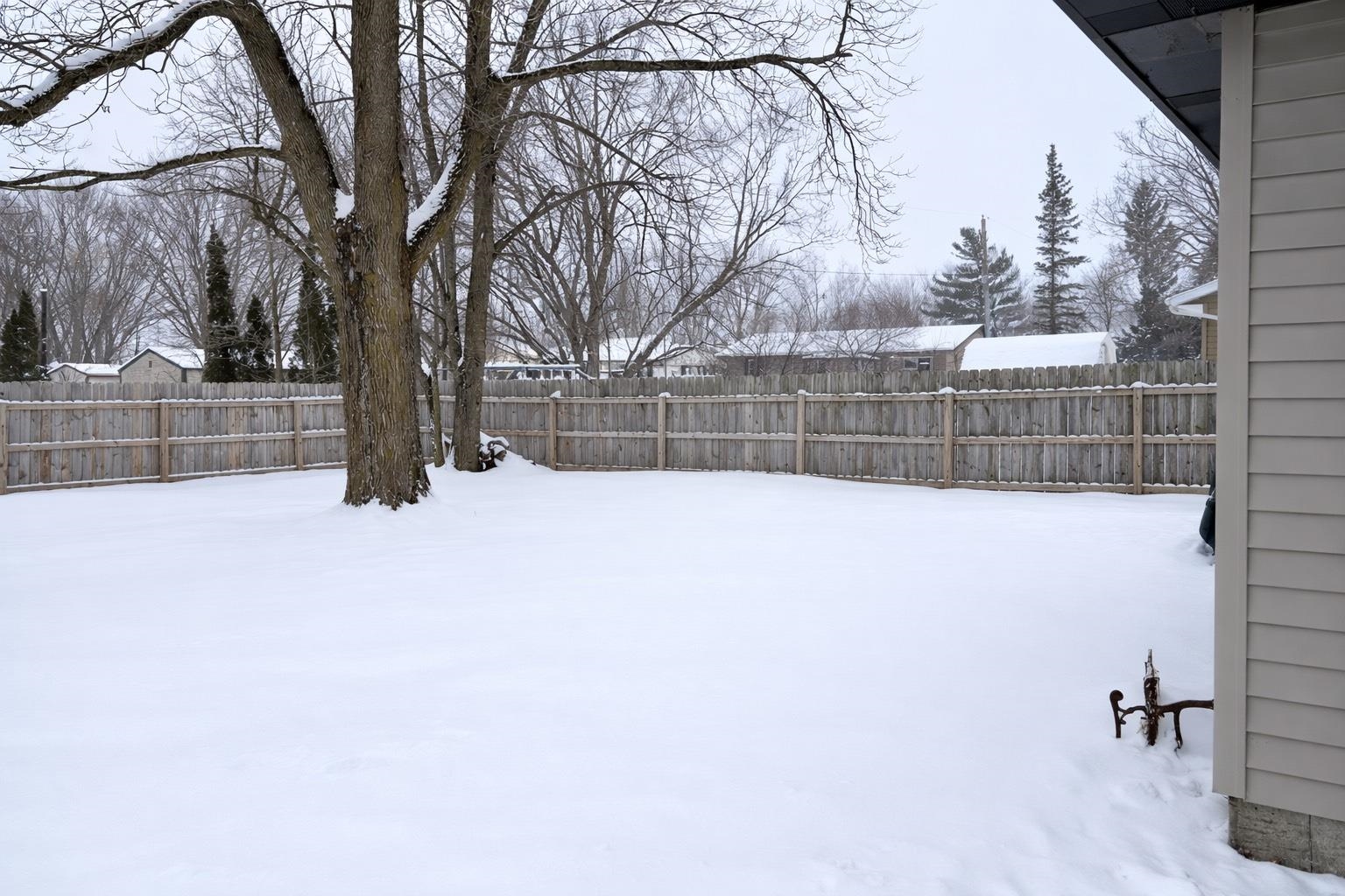 605 E MAPLE STREET, Spencer, Wisconsin 54479, 3 Bedrooms Bedrooms, ,1 BathroomBathrooms,Residential,For Sale,605 E MAPLE STREET,22600301