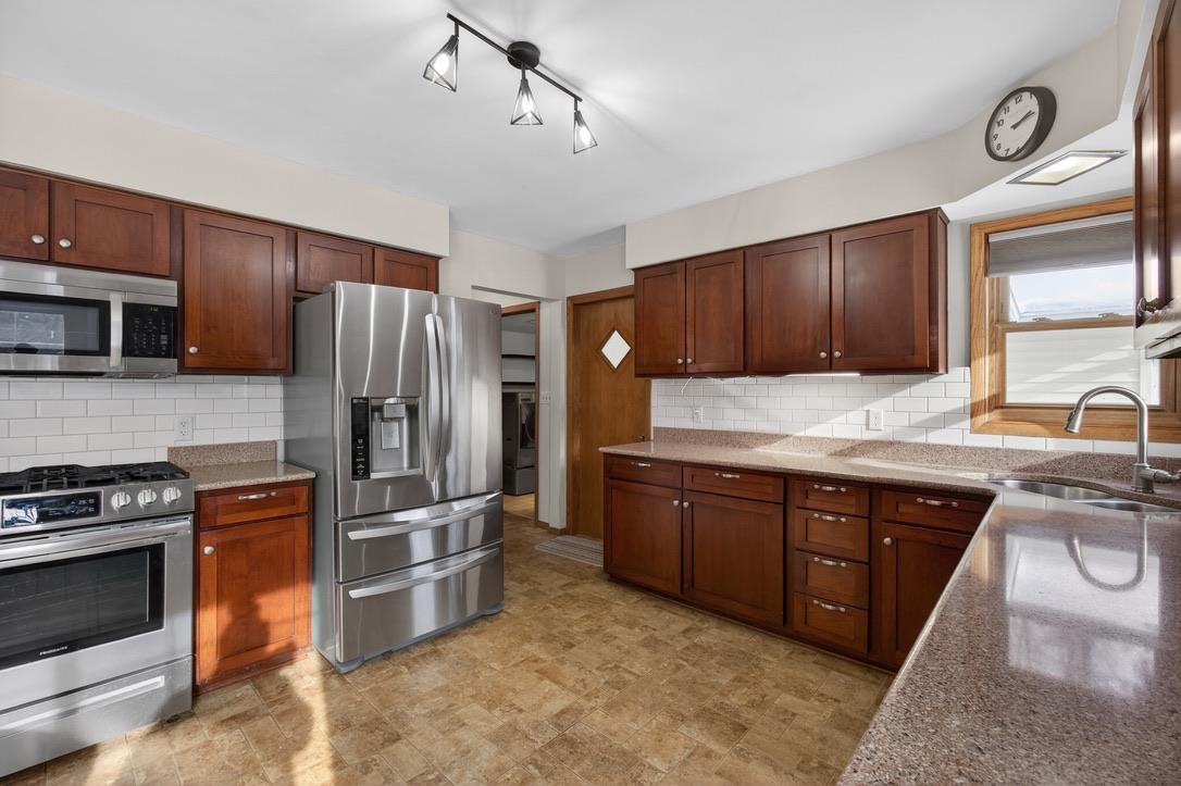 1195 KESTER ROAD, Wisconsin Rapids, Wisconsin 54494, 3 Bedrooms Bedrooms, ,2 BathroomsBathrooms,Residential,For Sale,1195 KESTER ROAD,22600305