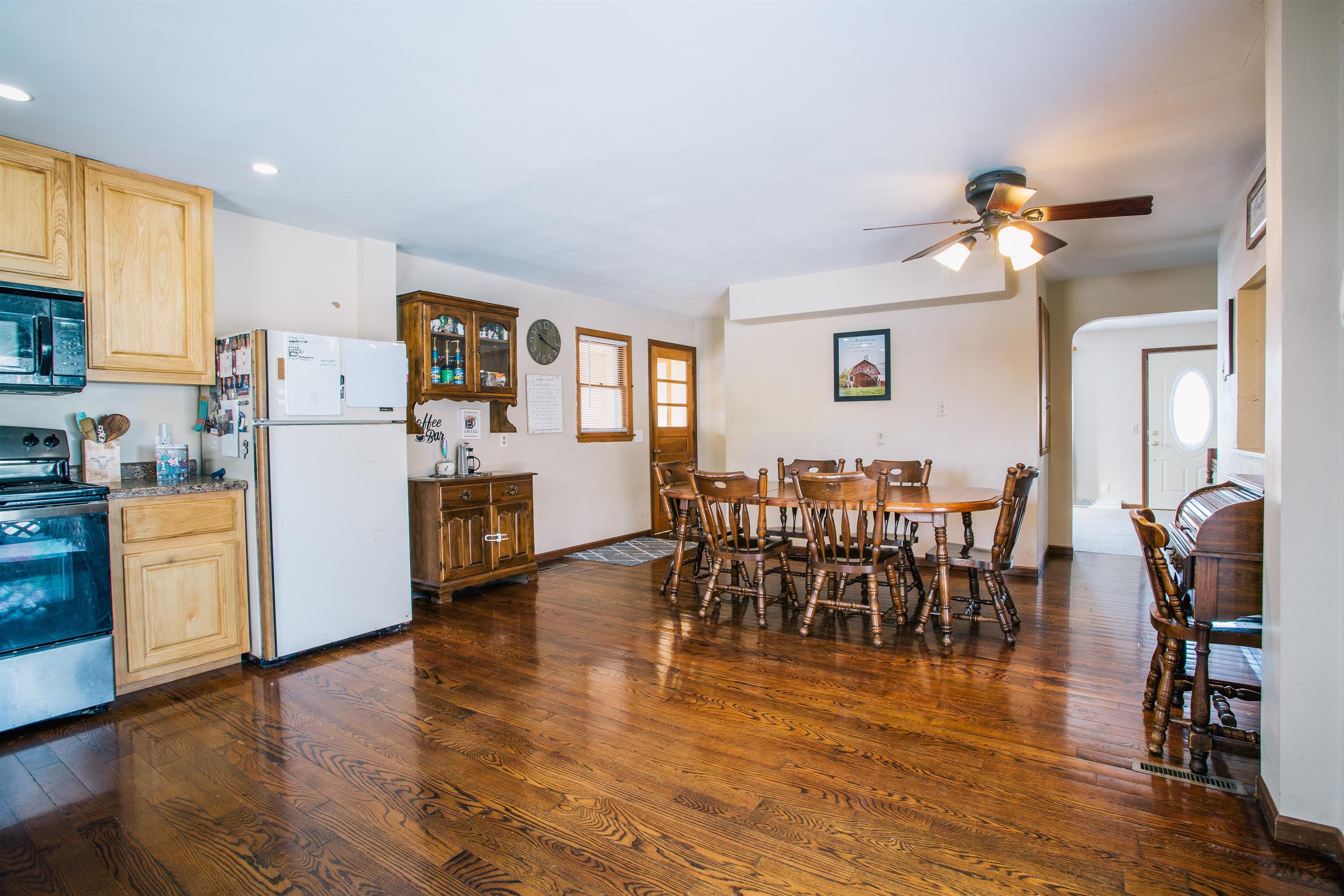 332 S MAIN STREET, Granton, Wisconsin 54436, 3 Bedrooms Bedrooms, ,1 BathroomBathrooms,Residential,For Sale,332 S MAIN STREET,22600310