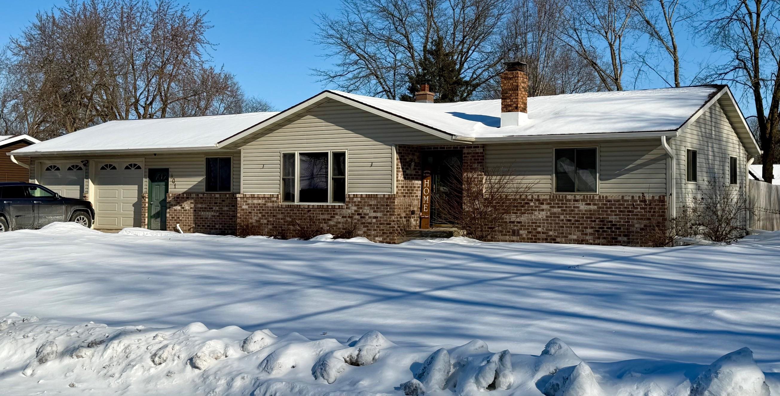 401 N HUME AVENUE, Marshfield, Wisconsin 54449, 4 Bedrooms Bedrooms, ,3 BathroomsBathrooms,Residential,For Sale,401 N HUME AVENUE,22600316