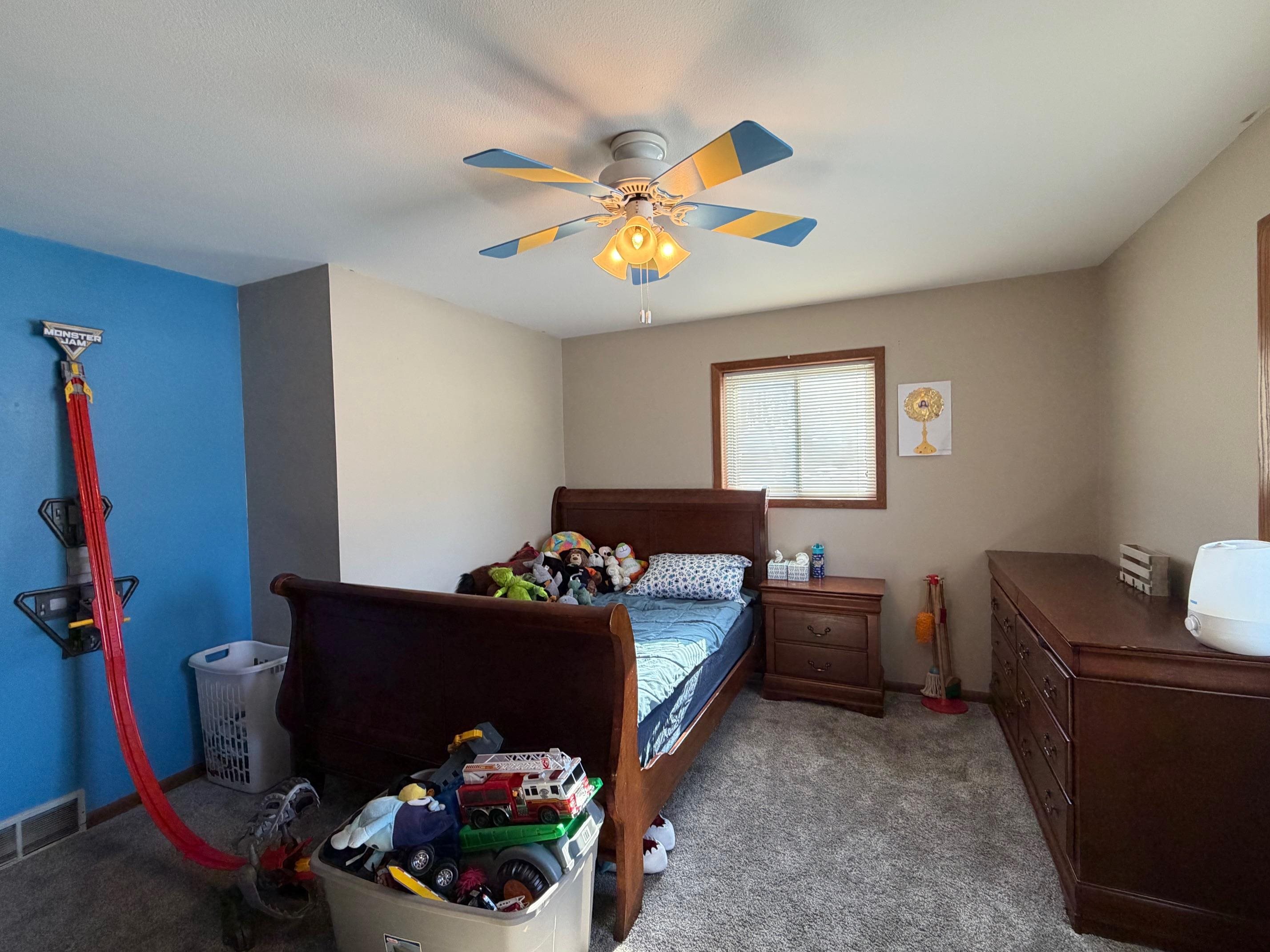 401 N HUME AVENUE, Marshfield, Wisconsin 54449, 4 Bedrooms Bedrooms, ,3 BathroomsBathrooms,Residential,For Sale,401 N HUME AVENUE,22600316