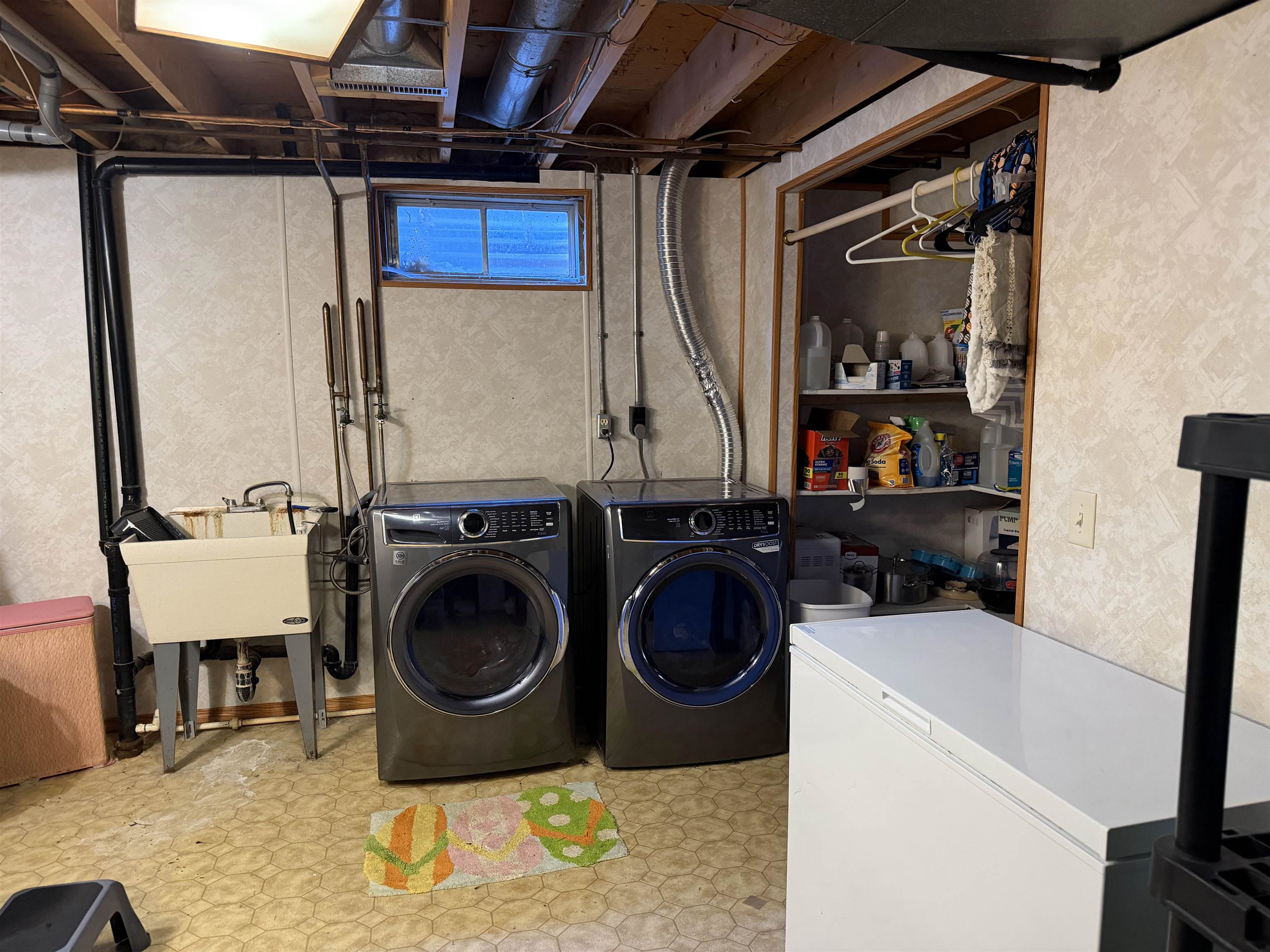 401 N HUME AVENUE, Marshfield, Wisconsin 54449, 4 Bedrooms Bedrooms, ,3 BathroomsBathrooms,Residential,For Sale,401 N HUME AVENUE,22600316