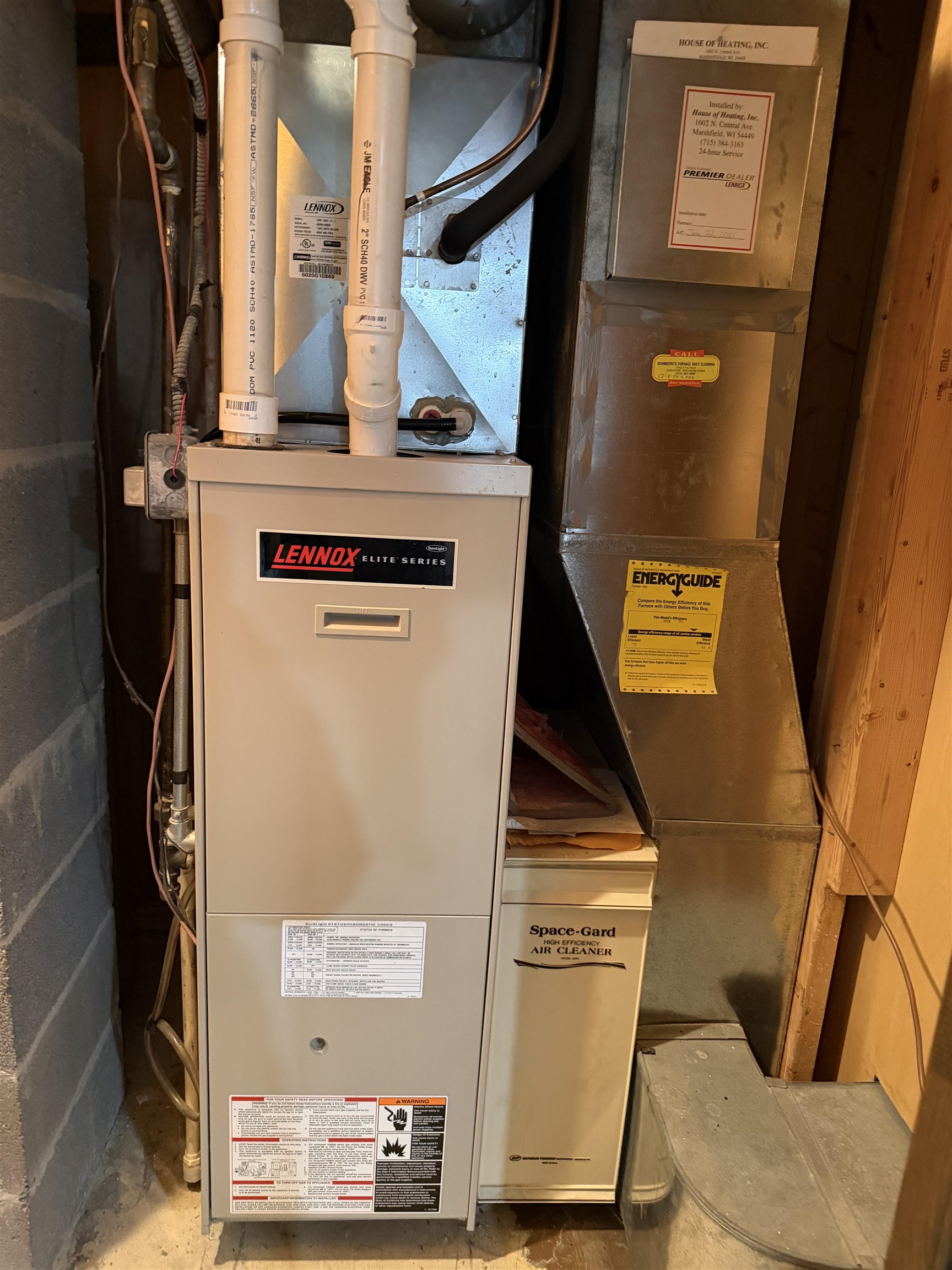 401 N HUME AVENUE, Marshfield, Wisconsin 54449, 4 Bedrooms Bedrooms, ,3 BathroomsBathrooms,Residential,For Sale,401 N HUME AVENUE,22600316