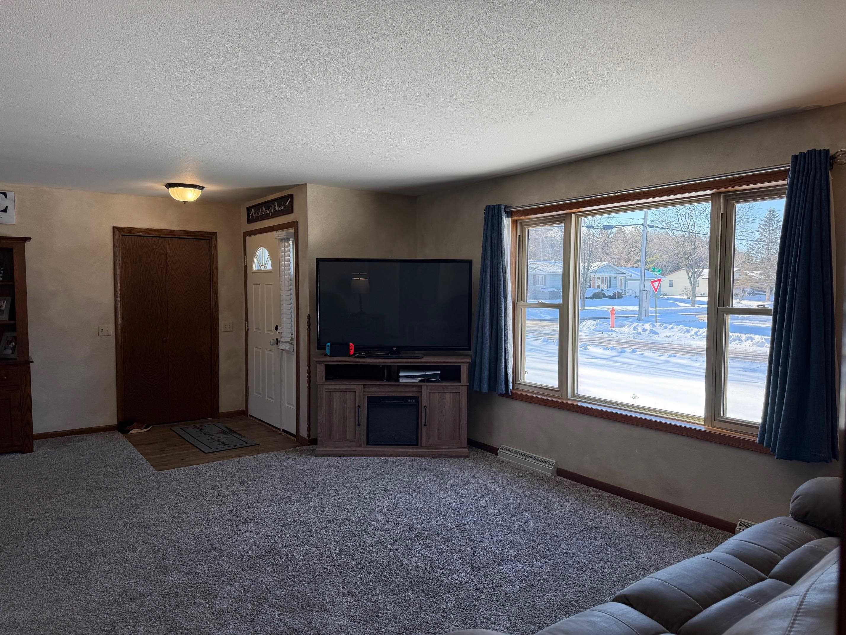 401 N HUME AVENUE, Marshfield, Wisconsin 54449, 4 Bedrooms Bedrooms, ,3 BathroomsBathrooms,Residential,For Sale,401 N HUME AVENUE,22600316