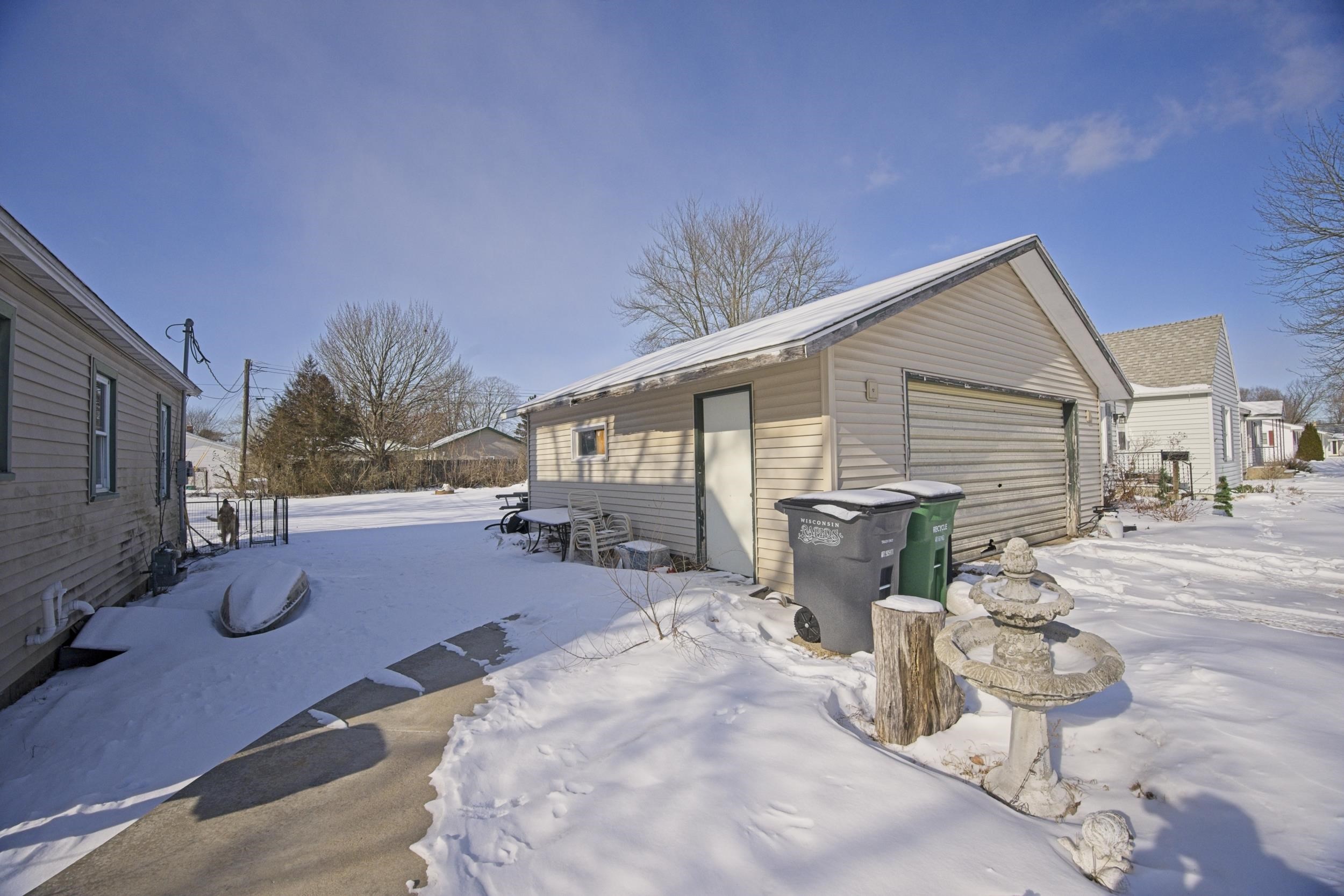1841 OAK STREET, Wisconsin Rapids, Wisconsin 54494, 4 Bedrooms Bedrooms, ,1 BathroomBathrooms,Residential,For Sale,1841 OAK STREET,22600324