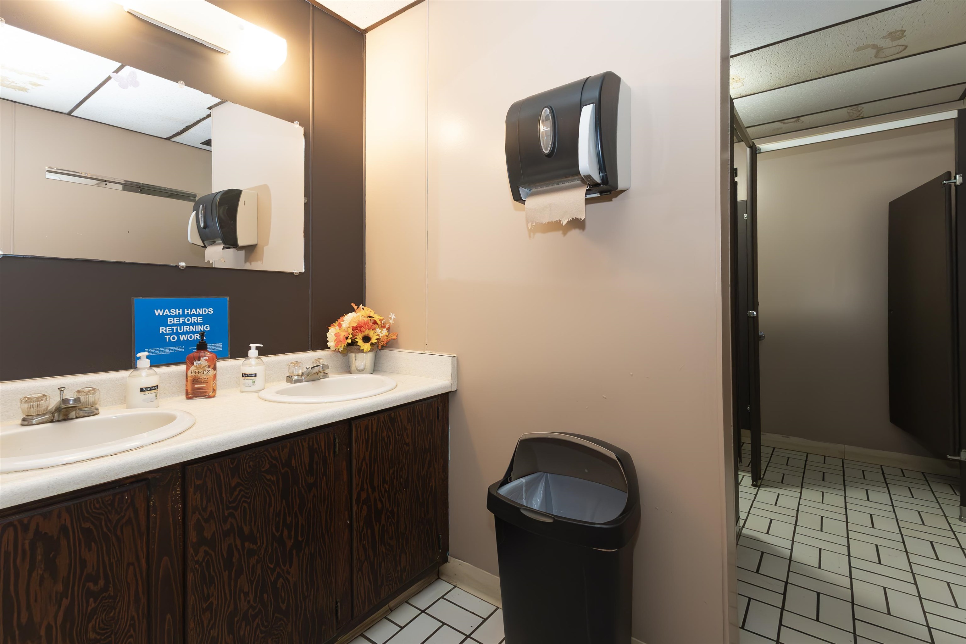 3140 LAKE AVENUE, Wisconsin Rapids, Wisconsin 54494, ,Commercial/industrial,For Sale,3140 LAKE AVENUE,22600331