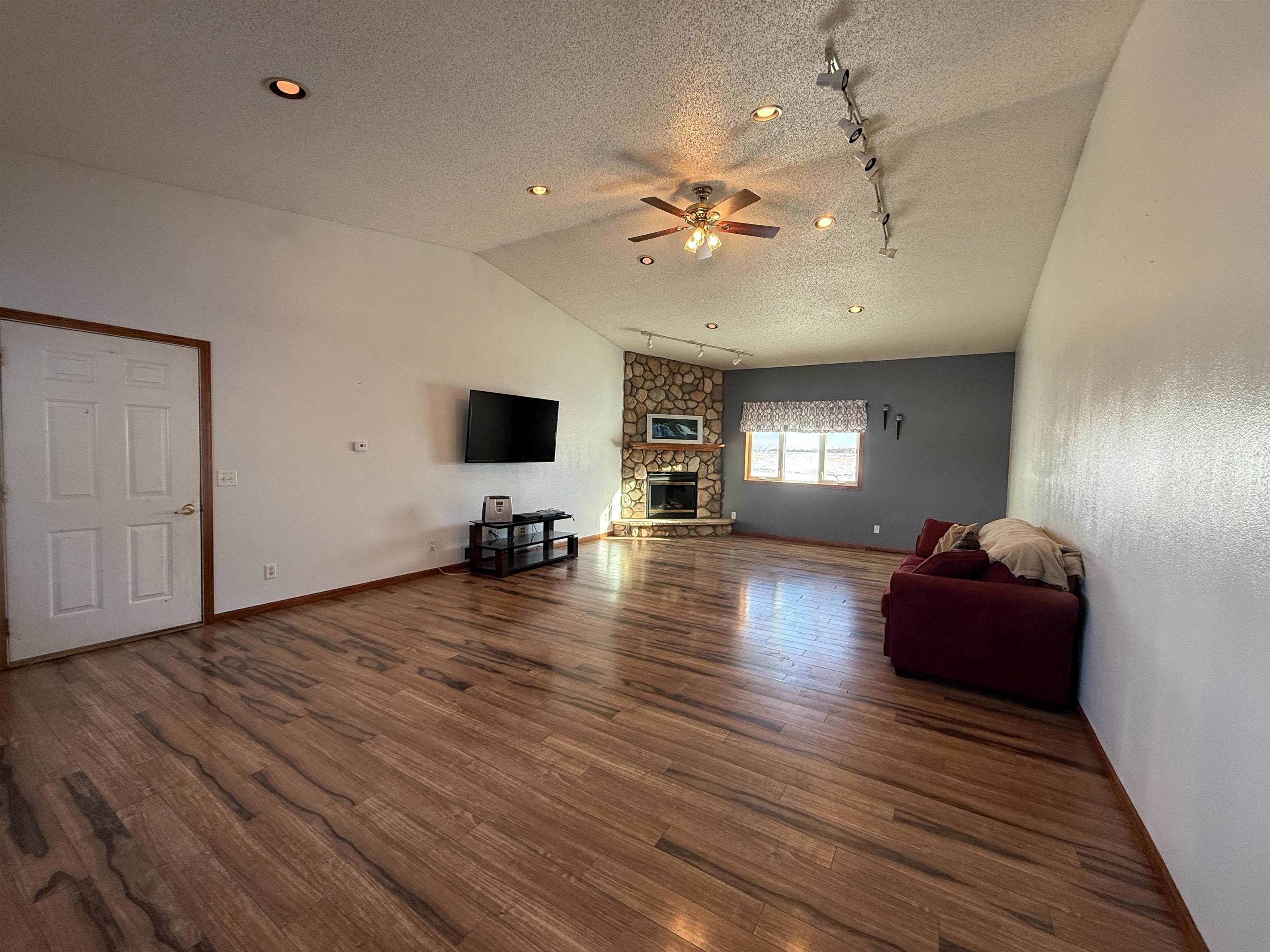 108120 WUERTZBERG ROAD, Abbotsford, Wisconsin 54405, 4 Bedrooms Bedrooms, ,2 BathroomsBathrooms,Residential,For Sale,108120 WUERTZBERG ROAD,22600349